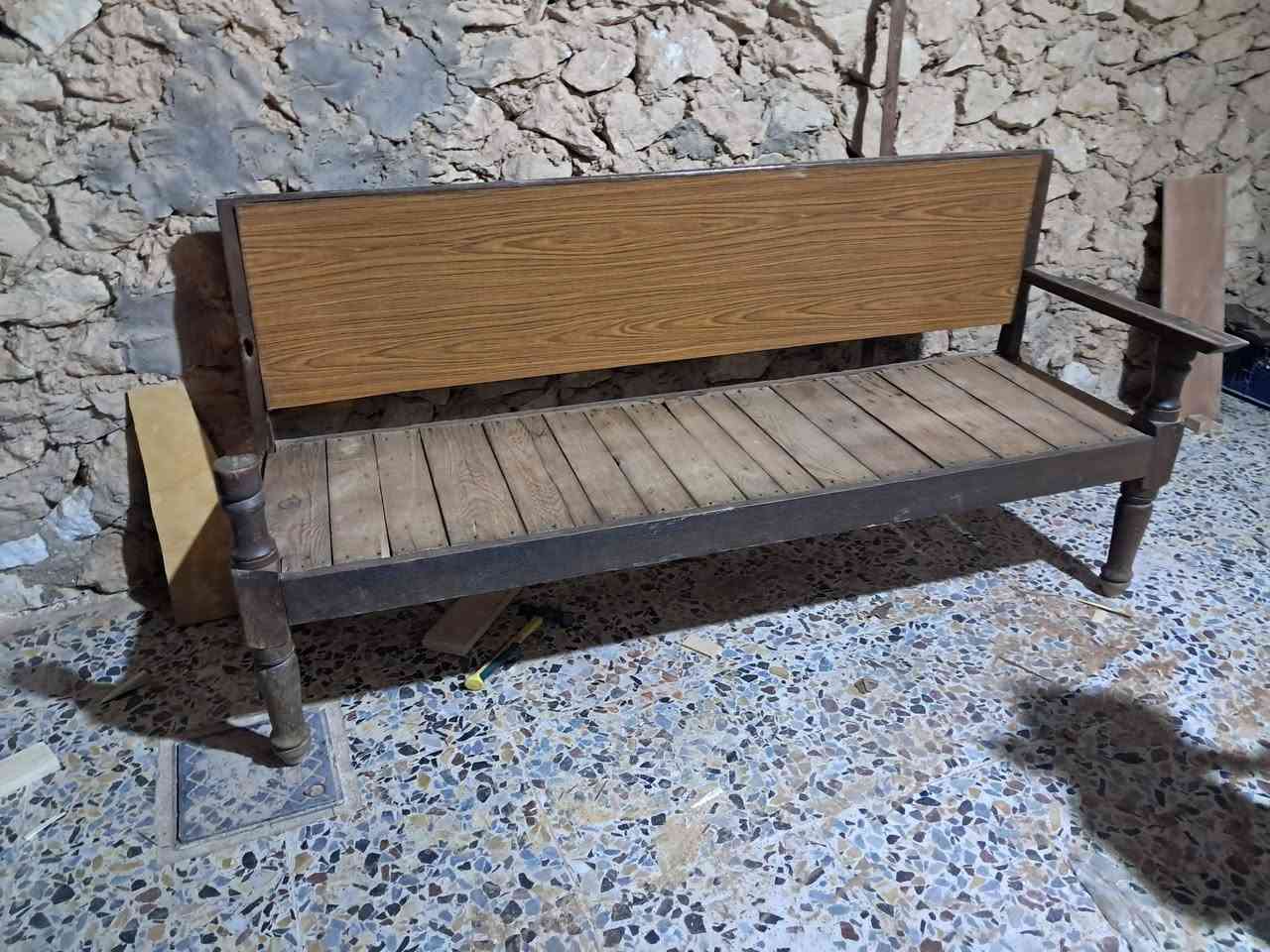 تعديل القنفات القديمه

  وعملها تخم  مثل الي موجوده بالصور 

#بروانه قرب معمل الثلج 

بكر احمدالحردان  
***********
