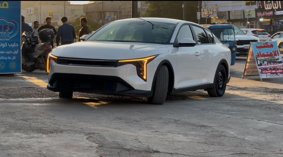 سلام عليكم للبيع فقط 
كيا K4 موديل 2025 وارد امريكي 
ماشيه 30الاف حادثه بنيد وخشم جاملغ 
ايرباك فط دركة 
ليبل واحد 
صبخ بنيد وخشم جاملغ 
 مواصفاته 
بصمه +بصمه ابواب وتشغيل عن بعد 
محرك الفين 2000 دوش 
شاشه كبيره متصله عداد دچيتل 
كامره دواره 
رادارات امامي وخلفي وجانبي نقطة عمياء 
لايت عدسات +لد نهاري بكلايت لد 
وظعيات قياده ٢
تحكم استيرن جهتين كروز سرعه مثبت سرعه مانع انزلاق 
منافذ شحن خلفيه 
سياره دخول جديد وترقيم جديد 
مكاني بغداد الدولعي 

الاتصال 
 
  ***********
