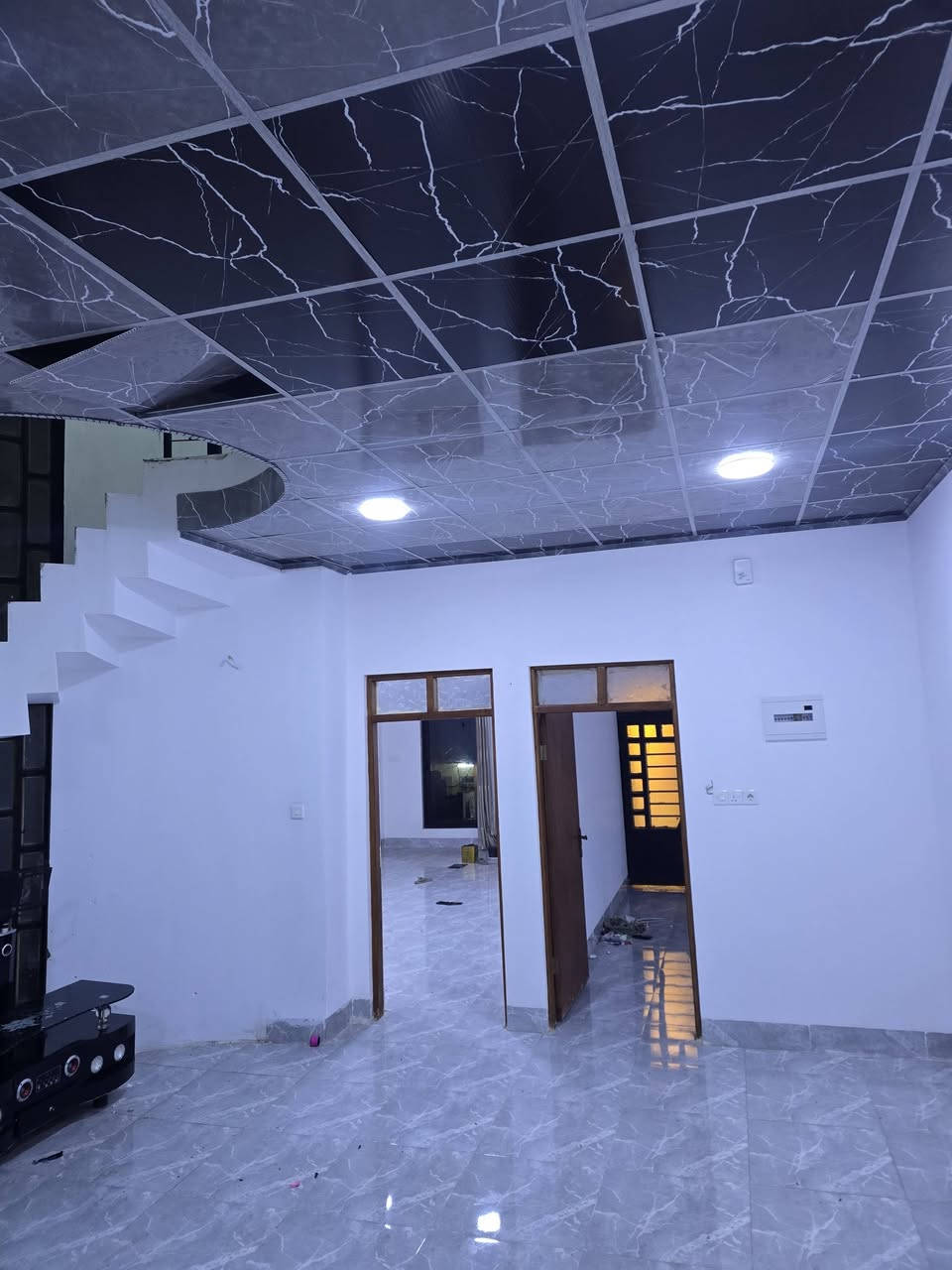 ‏الإيجار شقة طابق ثاني
‏حي الصحة مقابل حي دوميز جانب الأيسر من مدينة الموصل
‏المساحة 200 متر والسعر 250
‏غرفتين وهول ومطبخ مشتملات 
‏بناء حديث سيراميك
***********
***********
