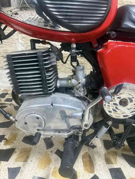 السلام عليكم للبيع موديل 1981 مكانه اربيل شرط تحويل رقم اصلي السعر3 مليون دراجه رايح اني بيها للسعوديه دراجه كلش نضيفه بل خير عل ياخذها     ***********
