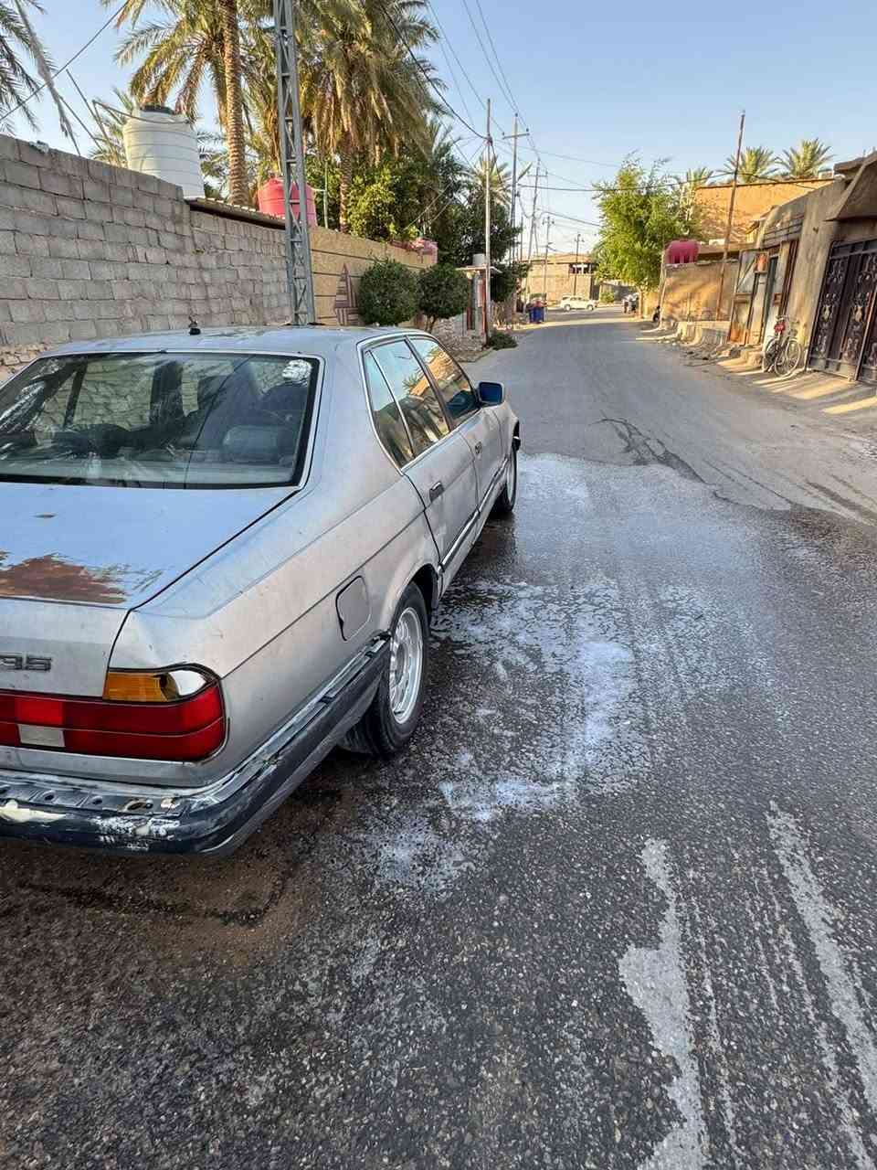 السلام عليكم BMWللبيع مكينه بطه3000بيها مكانها كربلاء رقمها أنگليزي وبأسمنا السعر25وبيها مجال للاستفسار اتصل علا الرقم ***********
