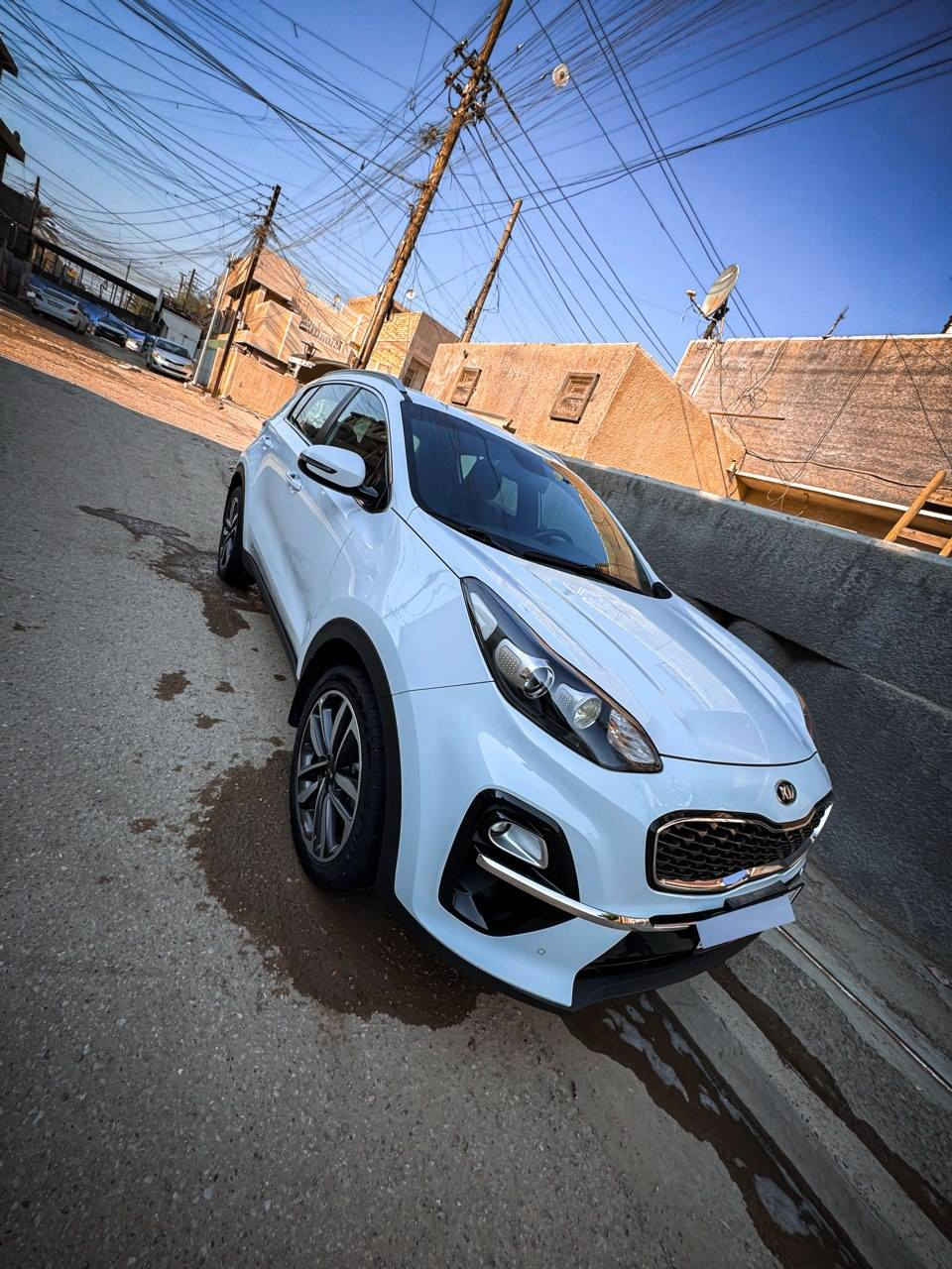 سلام عليكم سبورتج 2020
خليجي  مواصفات بيسك .مكفولة  .تحكم ستيرن .تبريد قطعتين امامي خلفي.شاشه اصليه .كاميرا خلفيه .حساس خلفي . ويل 19 كبير . مكينه 2000دوش .اشاير بالمري .ماشيه 51 .  رقم بغداد. السعر 205 وبيها مجال بسيط مكاني بغداد 
رقم.  ***********
