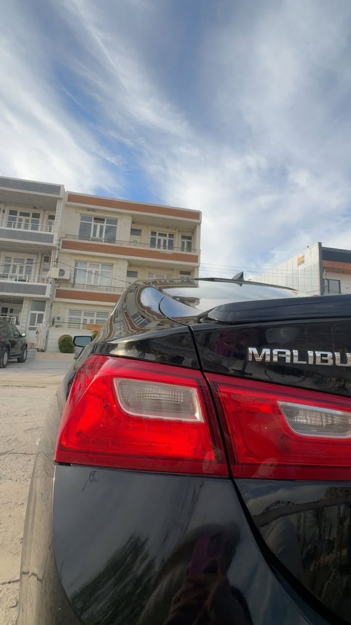 السلام عليكم 
Malibu 2021 
پێش و دوای کەپسە و سەیارەکە دەعمی نییە تەنها ٣ پارجەی ئەمریکای بۆیاخە بەبێ دەعم و معجون
سەیارەکە ماڵی دۆستە و هیچ موسروفی نییە 
مەکینە و گیر و پیش و دواو کارەبای و تەحویل هەموو گیانی بەشرت 
سعري ١١٣ ورقة 
***********
