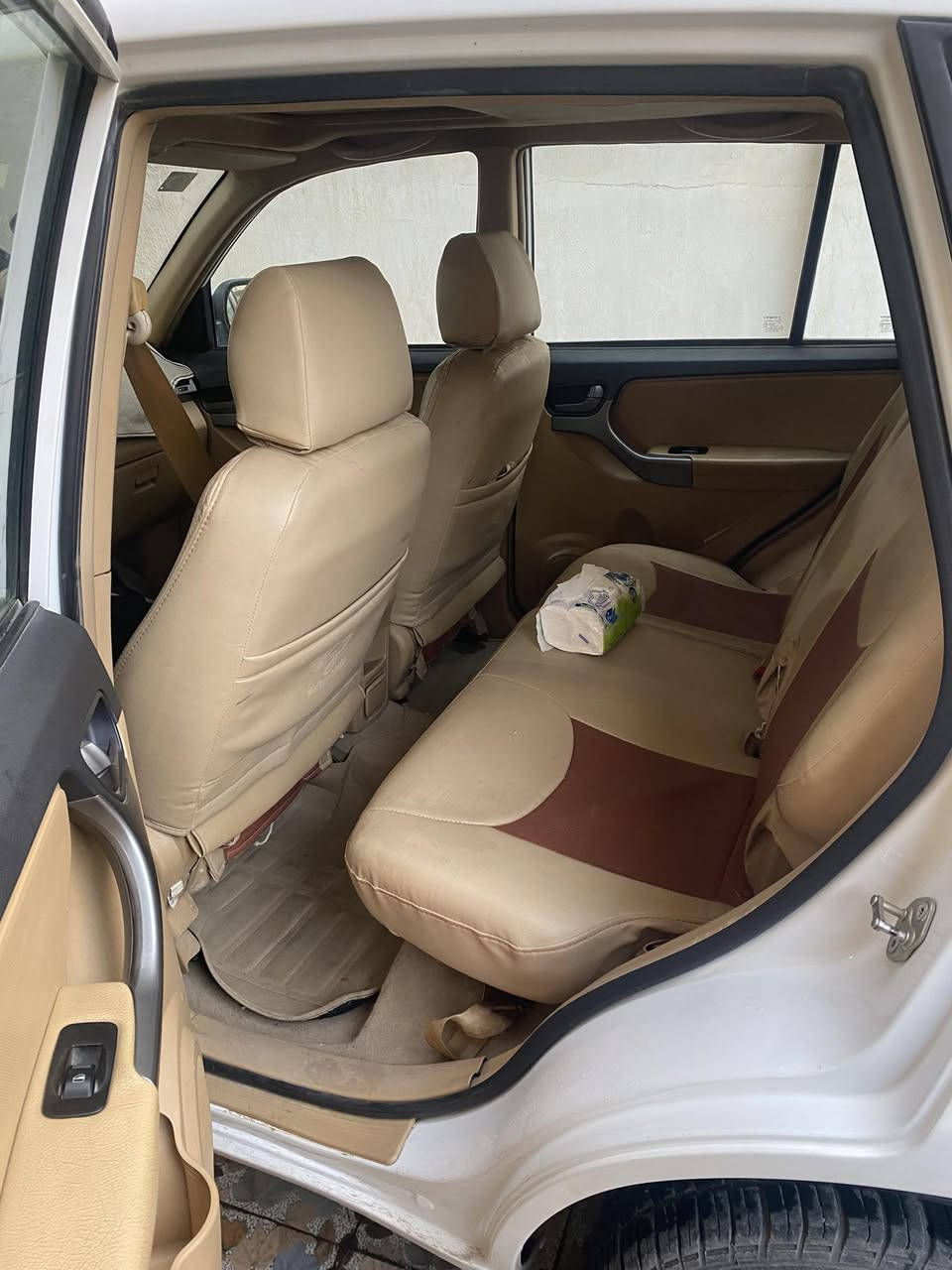 شيري تيكو 2015
سياره ماشيه ٢٦ الف
نفس ممعروضه بالصور سياره نظيفه بيهه نقوصات بسيطه
سياره مال مره من  طبتهه هيه يمهه يعني على وضعها
طخات خفيفه كلش بالصور مبينه
قبل كم شهر نطوني ٧١ ومجنت رايد ابيع
السعر ٧٠ وبيهه مجال
مكانها بغداد
للاستفسار اتصال او واتساب
***********
