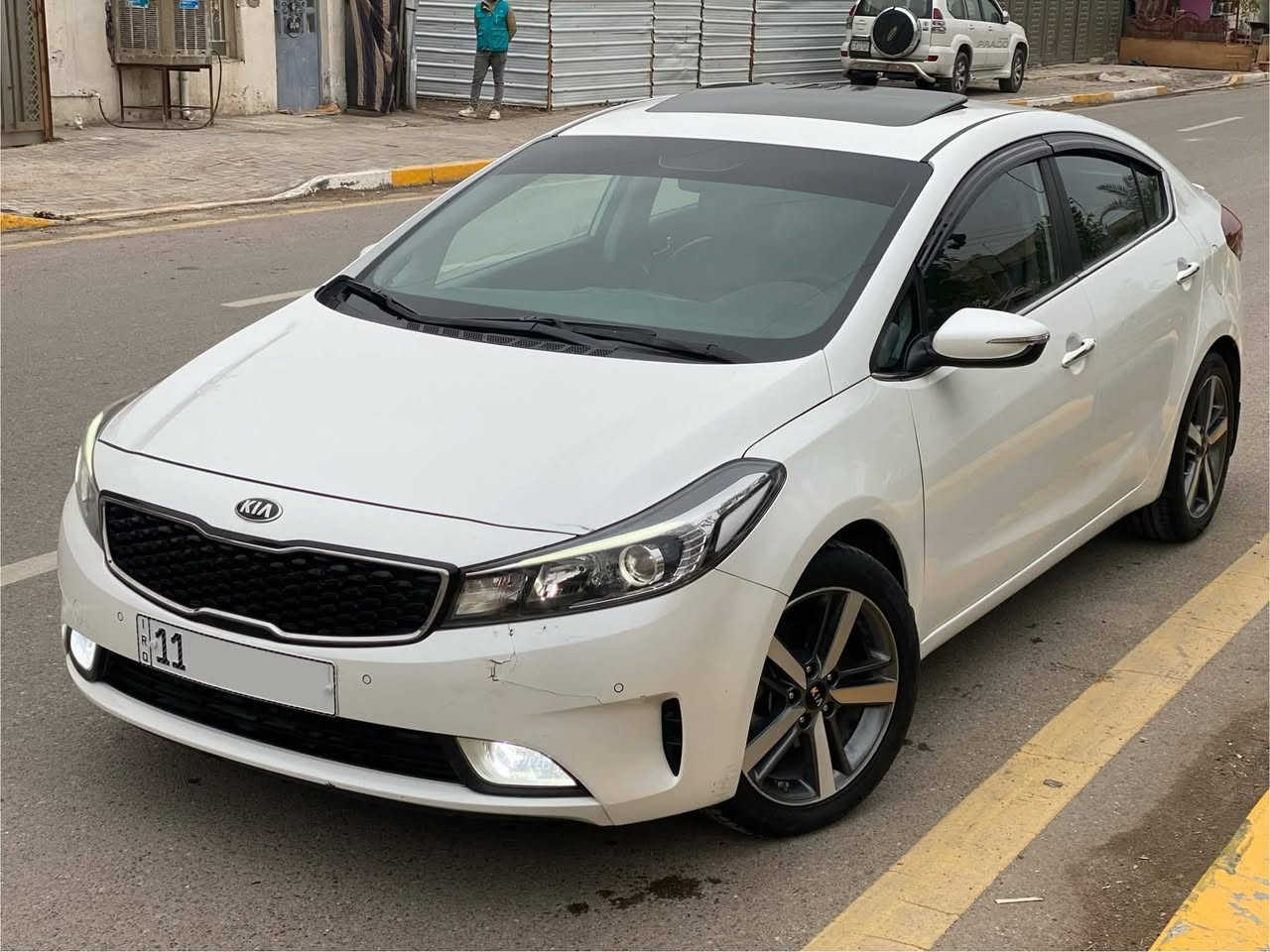 كيا فورتي ٢٠١٧ بيهه صبغ ٥ قطع نضيفة وجاهزة السعر 88 ورقة مستعجل جدا عالبيع مكاني بغداد حي العدل ورقمي ***********
