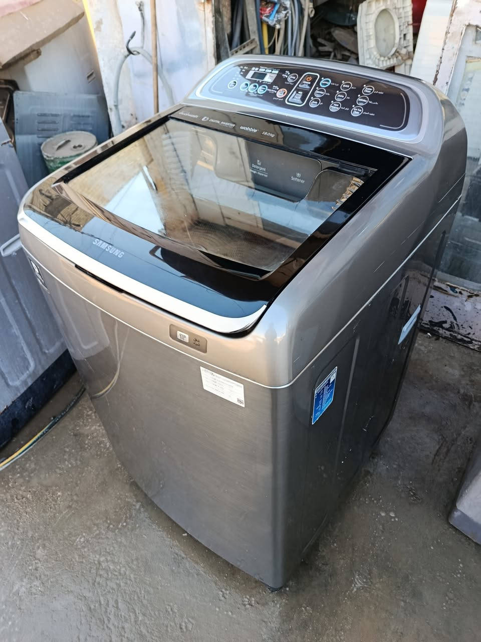 اللي يدور غسالة كبيرة تغسل بطانيات جديدة و مواصفات خلي ييجي 
غسالة أوتوماتيك سامسونج اصلي تايلندي عالبلاد حجم كبير ١٨ كيلو عالبلاد و انفرتر 
تسحب نص امبير استخدام قليل .
 جدا 
جدا جدا نظيفه 
بيها ذاكرة يعني اذا تطفى الكهرباء وترجع تكمل برنامج ما تعيد.
وبيها قفل باب حماية للاطفال 
لمس مبسط تسعة برامج .
ب ٣٠٠ 
توصيل مجانا داخل بغداد 🌹 
***********
بغداد دورة المهدية الاولى عبدالعزيز للغسالات
