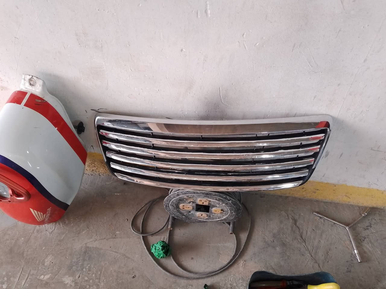 عه ته ري TRDبؤ فرؤشتن بيعيب نرخ ٥٥ شؤين كه لار گياندن هه يه
ژم***********
