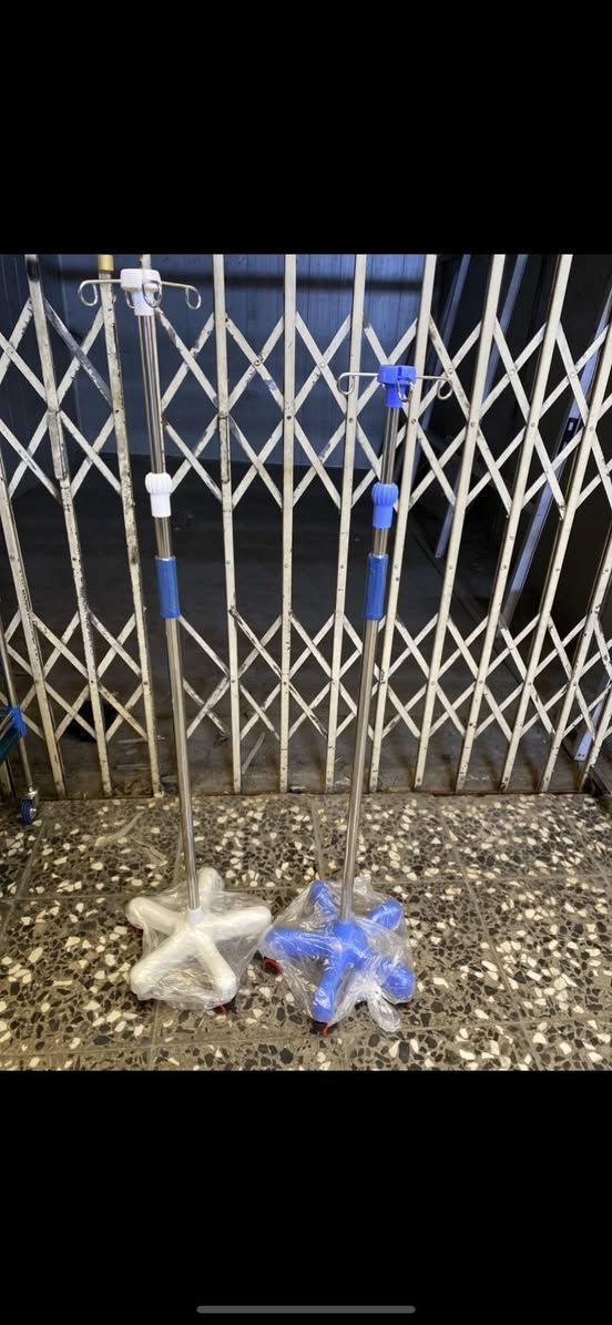 ياااابه وصلت بضاعه جديده من اجهزه منشار جبسونه الالماني وصيني وسعر مناسب جدا ومونيتر حجم شاشه ١٥ انج سلم الوانها حلوه وماسك سيباب وادوات جراحيه بسعر  خيالي راسلوني واتساب *********** وموجود عندي اجهزه طبيه ومختبريه واجهزه العلاج الطبيعي واثاث طبي
