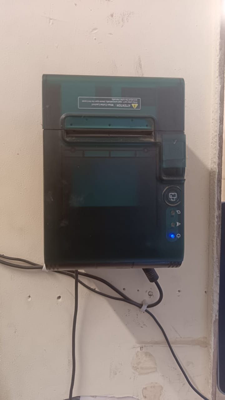 السلام عليكم كاشير للبيع نضيف أمريكي وبرنامج يورانيوم الإداره المبيعات

طابعه حراري كبير
جرار نقود
يوبي اس مكزيما كبير
***********
