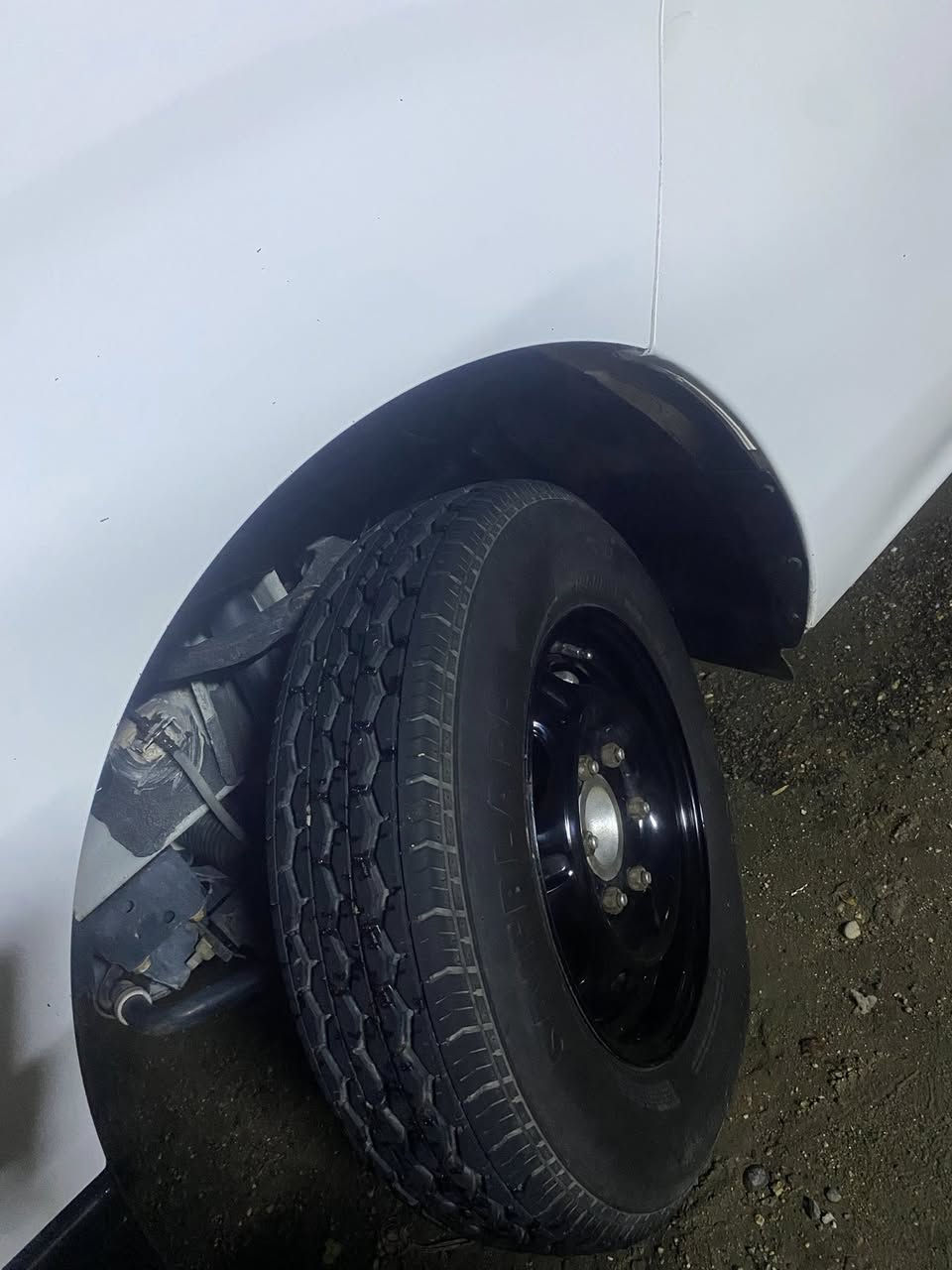 سلام عليكم نيسان البيع موديل 17 سياره كير مكينه اكسل كفاله  تخم تاير جديد رقم نكليزي سياره بيه قاصرين او نص او تتحول سياره سنويه ال 2028 تصقط مكاني بغداد ***********
سعر 155 وبيه مجال
