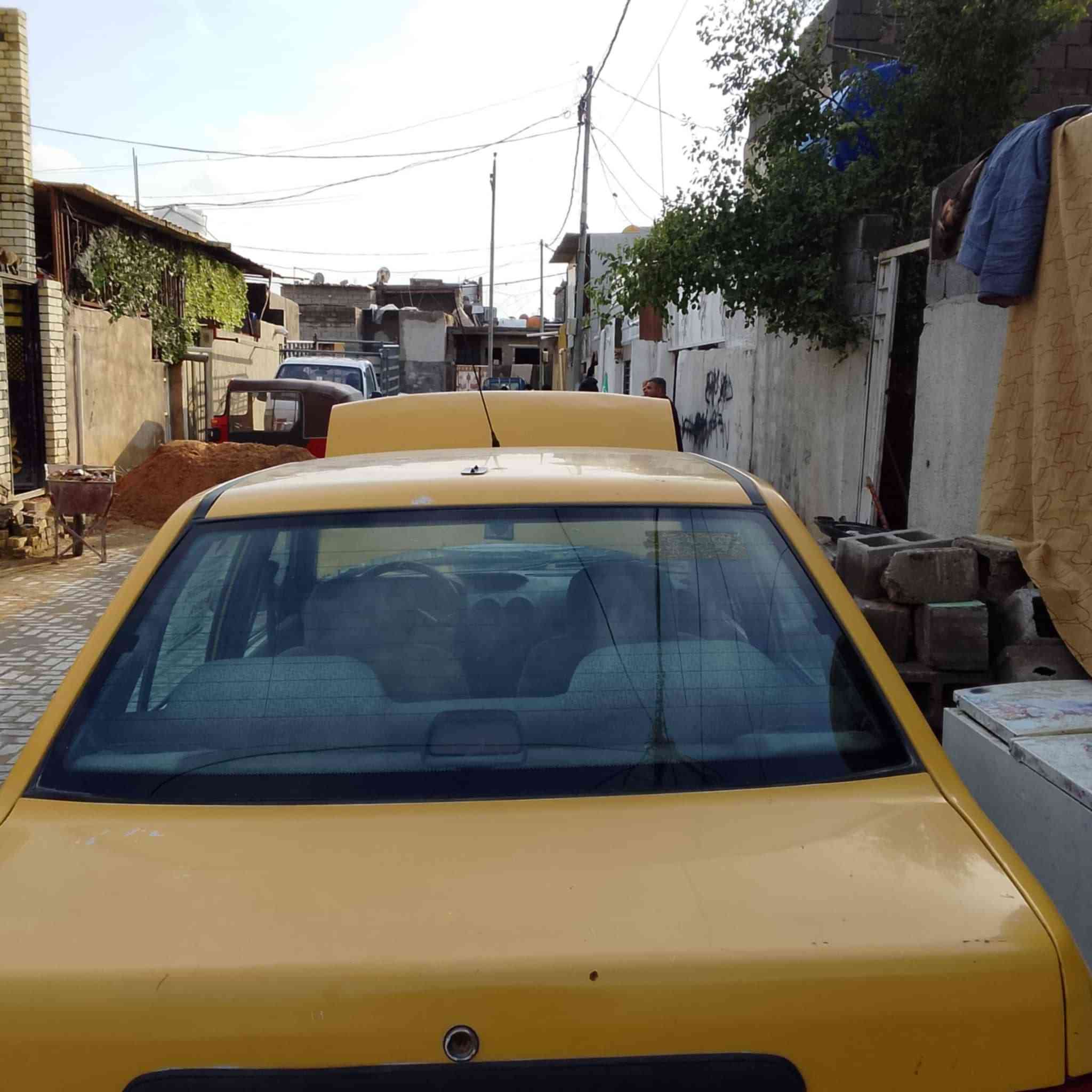 السلام عليكم ،،،سايبه موديل 15 بغداد الماني مصفره هيئة وغرامات سنويه 27 محرك كير  زينات تبريد شغال تخم تاير صدر زين دواخل حلوه مبدل بيها باب فقط العنوان مدينة الصدر هاتف ***********
