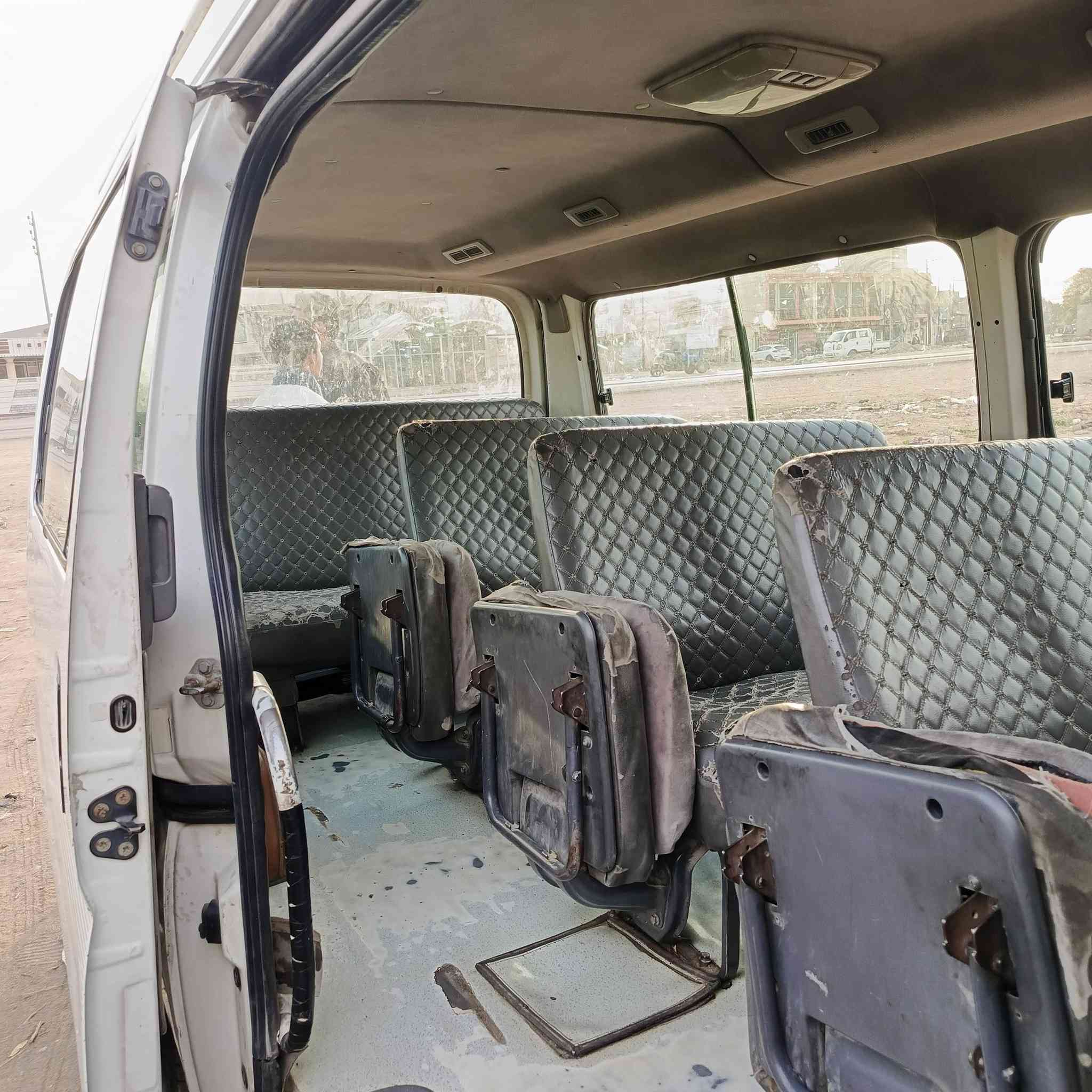 سلام عليكم نيسان يورفان  موديل 10بليته وسنويه سياره كامله كيرر مكينه تبريد سياره رقم احمر صبغ قفط باب عبري
شبرين وصبغ بل صندوك شويه اني بكلف بل نشر رقم صاحب سياره ***********/***********سعر سياره 115وبيها مجال حك جيه
مكان معامل الحسنيه
