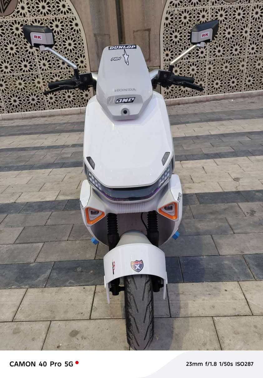 السلام عليكم دراجه ريان ملكه جديدة مستعمل شهره 6 بطارية كبيره ملف 2000 سرعة 80 بصمه البيع عنوان بغداد شارع الكفاح  سعره   1400     ***********
