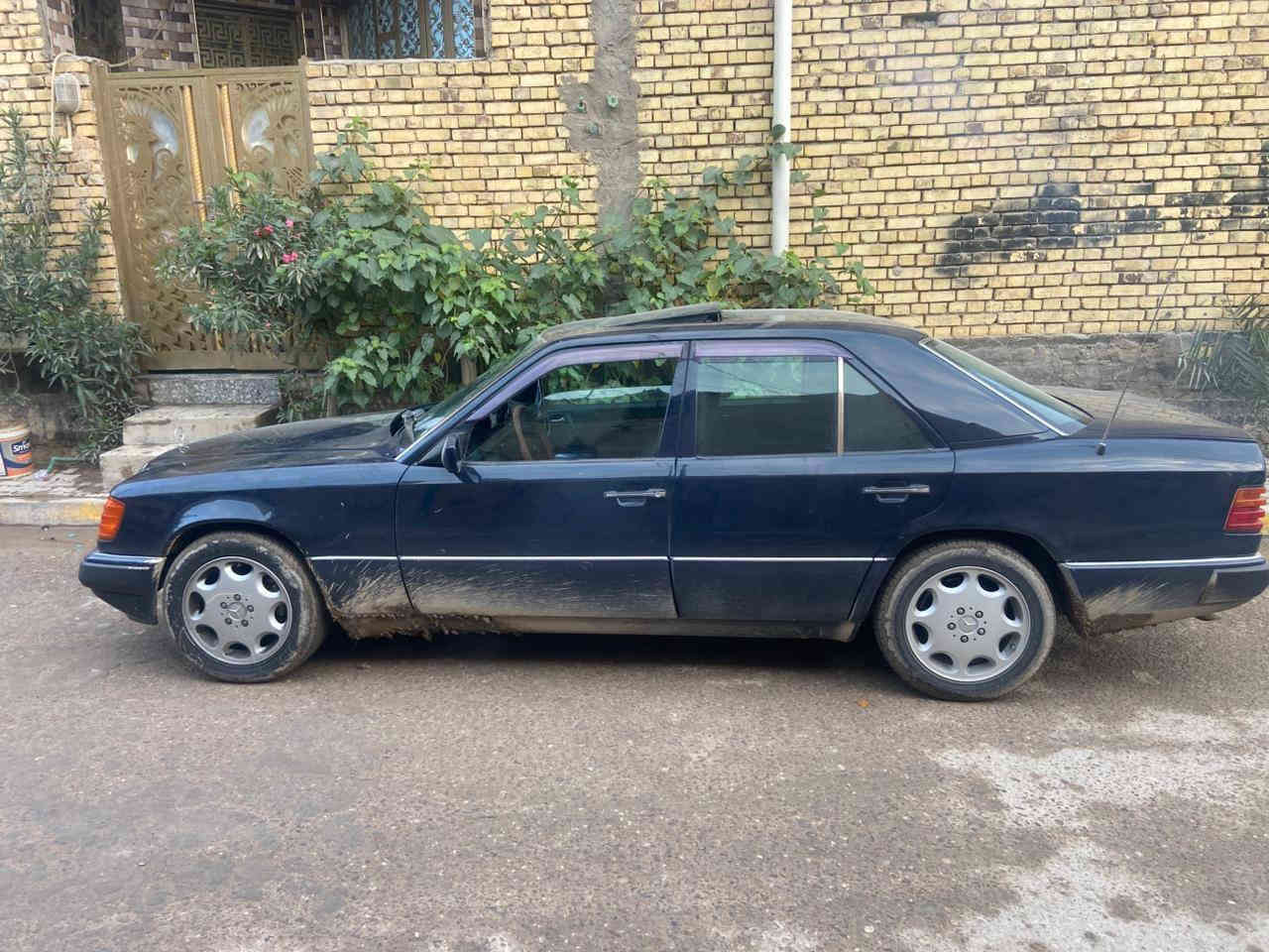 السلام عليكم
سياره مارسدس لون اسود كحلي مديل 92 سياره مكينتها خراطيم مال ام عيون دواخلهاا كلها شغاله كشنات كهربائيه
حداديه ٩٠ بميه سنويه ب29  رقم بغداد وهذن صورها اليوم صورتهن طين ومطر ع كولتهم بترابهاا هاي بطينهاا  وعلم سياره اي خياس مابيها مصبوغه جماليه وكفاله من ضربه
 ابيعلك مكفول  سعر ٧٥ وبيها مجال قليل حك جيه تبريد مايشتغل لن كمبريسر مابيها شلنه وبعناه 👀   العنوان بصره قضاء الصادق
***********
