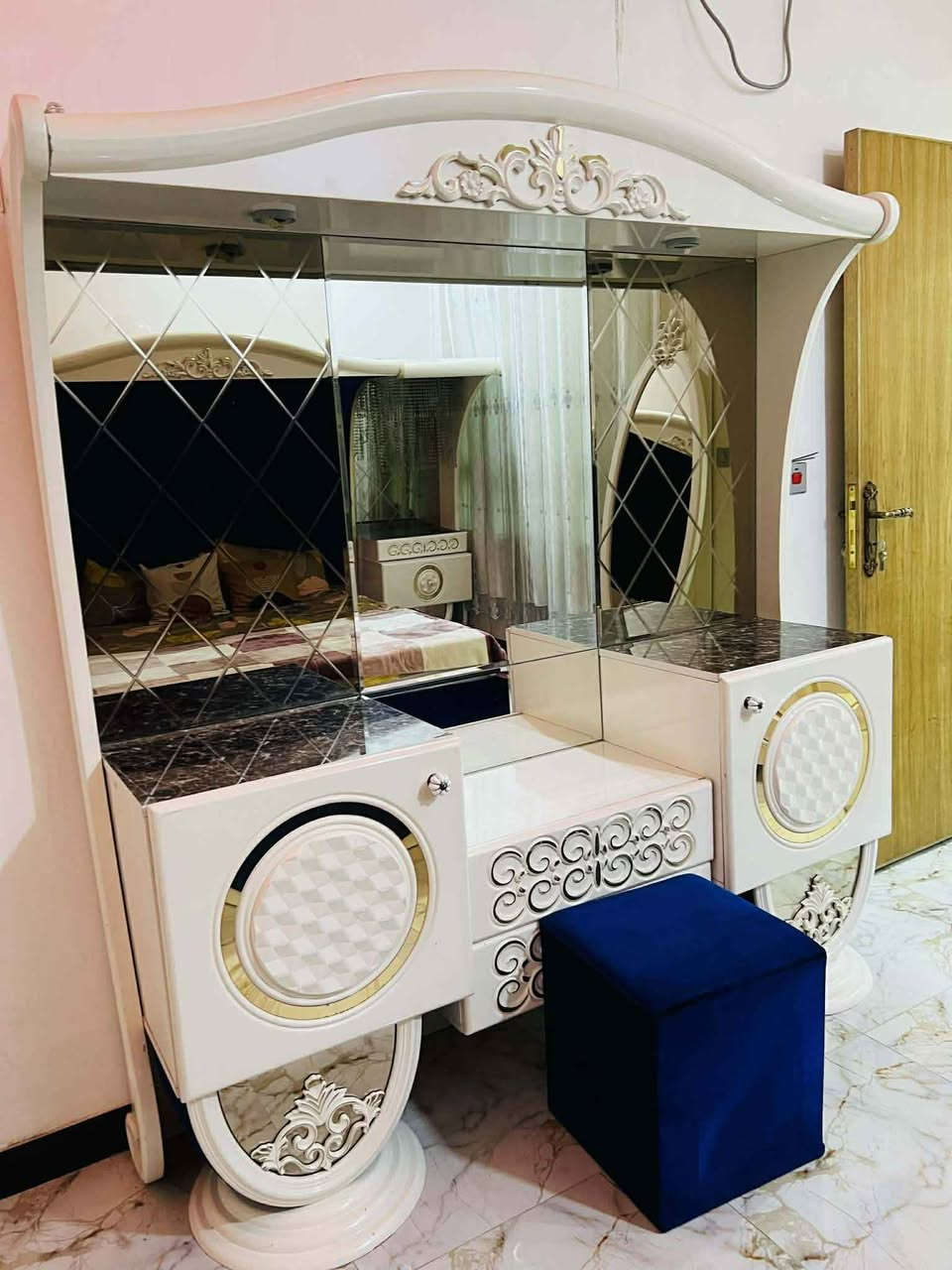 غرفه تركيه ملكيه 9 قطع نضافه 85% بسعر جدا مناسب 750 واصل نقل وشد بغداد, العراق


**إذا كنت صاحب هذا الإعلان وتريد حذفه لأي سبب، رجاءا أرسل رسالة إلى الدعم الفني**