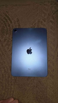 ايباد ١٠  للبيع ذاكرة ٦٤ غيغا نضافة ٩٥ % بغداد الدورة ٠٧٨٥٩٩٩٥٢٢٢