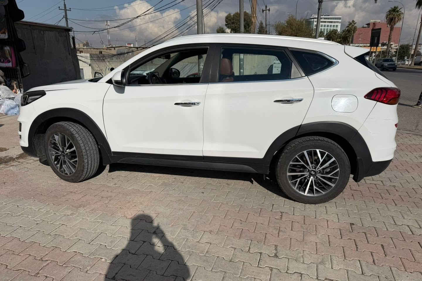 هیوندای توکسون 2021 مواسەفات خلیجی 
لەسەر ساغی 10 پارچەی گۆڕاوە 
80 هەزار ڕۆشتووە 
بەسمە شاشە گەورە 
کوشن کارەبایی 
ویل کروم
زۆر مواسەفاتی تر 
هەزەی نوێیە 
سەنەوی نوێیە 

سـعـر : لە کۆمێنت داوابکە ڕاستەوخۆ بۆت دێت 📥 

گێر و مەکیەنەی بەشەرت 
هیچ کێشەیەکی تێدا نییە 

ژمارەی خاوەنەکەی 
***********
