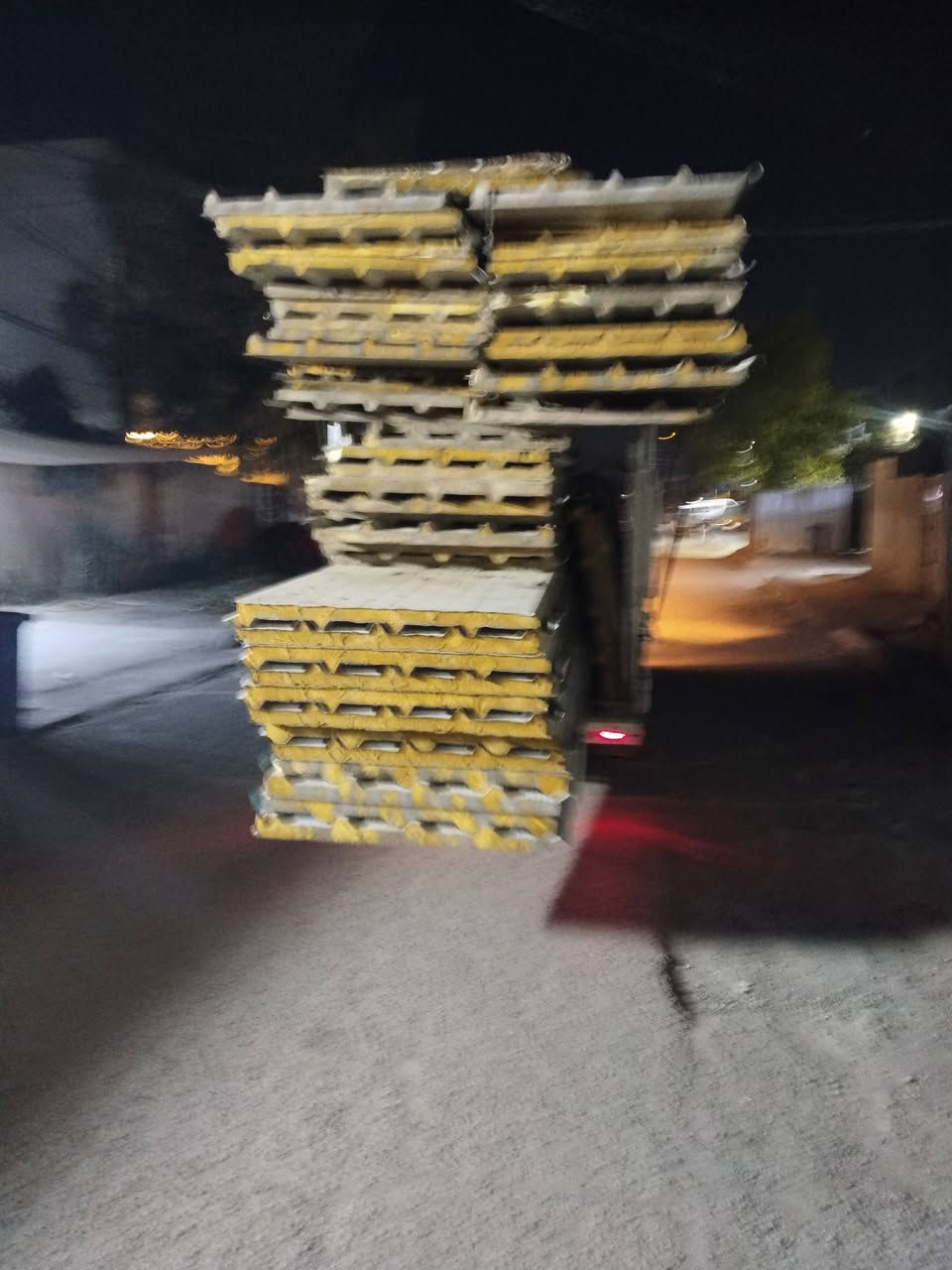 بسم الله الرحمن الرحيم
تخفيض خاص ولمدة محدوده
 على سندويج بنل
يسرّنا تجهيز المقاولين وأصحاب المشاريع بكميات كبيرة وصغيرة من السندويج بنل (جديد ومستعمل) وفق أعلى معايير الجودة.
▪ سماكات متعددة حسب الطلب
▪ جداري وسقفي((***********) 

▪ تجهيز كميات تجارية للمشاريع الكبيرة
▪ توفير كميات بسيطة لأعمال الصيانة والمشاريع الصغيرة
▪ أسعار تنافسية مع خصومات خاصة للكميات الكبيرة
▪ توصيل داخل بغداد وجميع المحافظات 🇮🇶
للتواصل والاستفسار:
««***********»» 

متوفر حديد صناعي جديد بأنواعه  ( بوري شخاطه؛ زاويه ؛ كيربي ؛جينكو بلاستك ؛ جكر بليت ؛ جنلل ؛ قرميد ؛ شيش صب  ؛  بلاويد خشب ؛  ساقية ماء،جميع انواع الحديد إلخ 

 يوجد ساندويج مقاوم الحريق 100% لكيج
 صفر 35 وبي شهاده منشد معترف بها بالدفاع المدني سندويج درجه اولى سعر المتر 18 ونص
#الجميع
