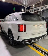 كيا سورنتو موديل 2023 ( خليجي ) اخت الزيرو محرك 6 سلندر سبعه راكب 3 قط...