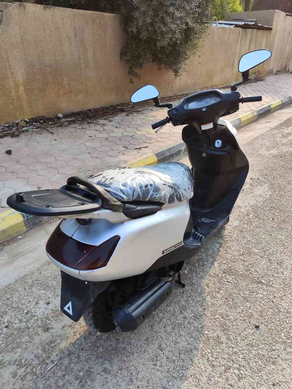 سبيسي ياباني 

دراجه جاهزه مابيه اي نقص 

مكينه ناعمه اول فتحه 

اي استفسار خاص او الاتصال: ‏‪***********
