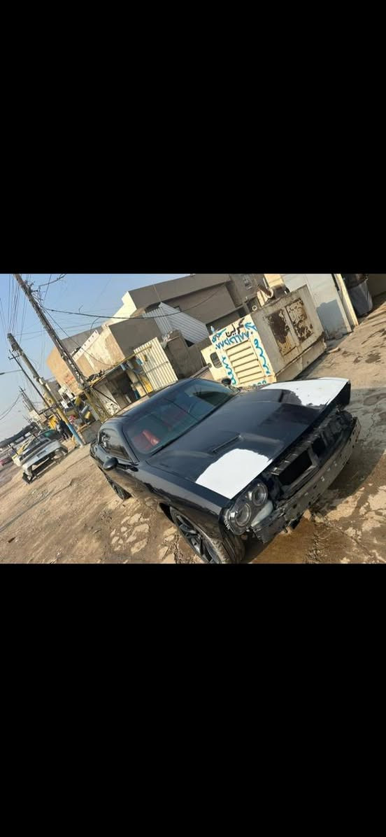 جالنجر 2018 بلاك توب
رقم بغداد تحويل ثاني يوم
ماشية ١٠٠  
حادث امريكا جاملغ سكن
وبالعراق صبغت بنيد واربع اصابع جامل سايق اثر طخة بسيطة كلش وصور التعمير  موجودة
السيارة كفالة من لغد وشاصي
ارباكات السيارة كلهة سليمة 
سعرهة ١٦٥ وبيهة مجال 
بغداد ***********
