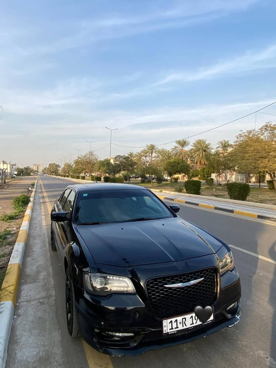 السلام عليكم
كرايسلر c300 s
2015 فول المواصفات v6
سيارة رقم بغداد الدولي بـ اسمي 
ماشية 122 الف مايل
حادث سيارة تبديل بابين 
شواصي لغود دواخل مكفولة

بصمه 
بانوراما
حساسات/ تحكمات
كشنات تدفئه /اكواب تدفئه /تبريد
باقي مواصفات الـ s معروفة
سيارة نظيفة كلش ومابيها اي نقص وجاهزه
 رايدها 198 وبيها مجال بسيط
مكينة كير تبريد نظاف جدد
***********
مكاني بغداد / نفق الشرطة
