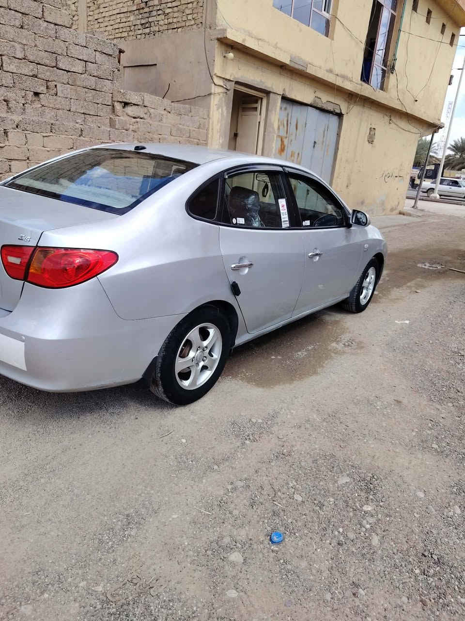 سياره للبيع افانتي ادوات ادوات كير محرك جديد تبريد تدفئه شغاله كهربايات كلها شغاله  مانقصها اي شي المكان السعر 44 وبيها مجال مكان صلاح الدين الاتصال علا رقم ***********
