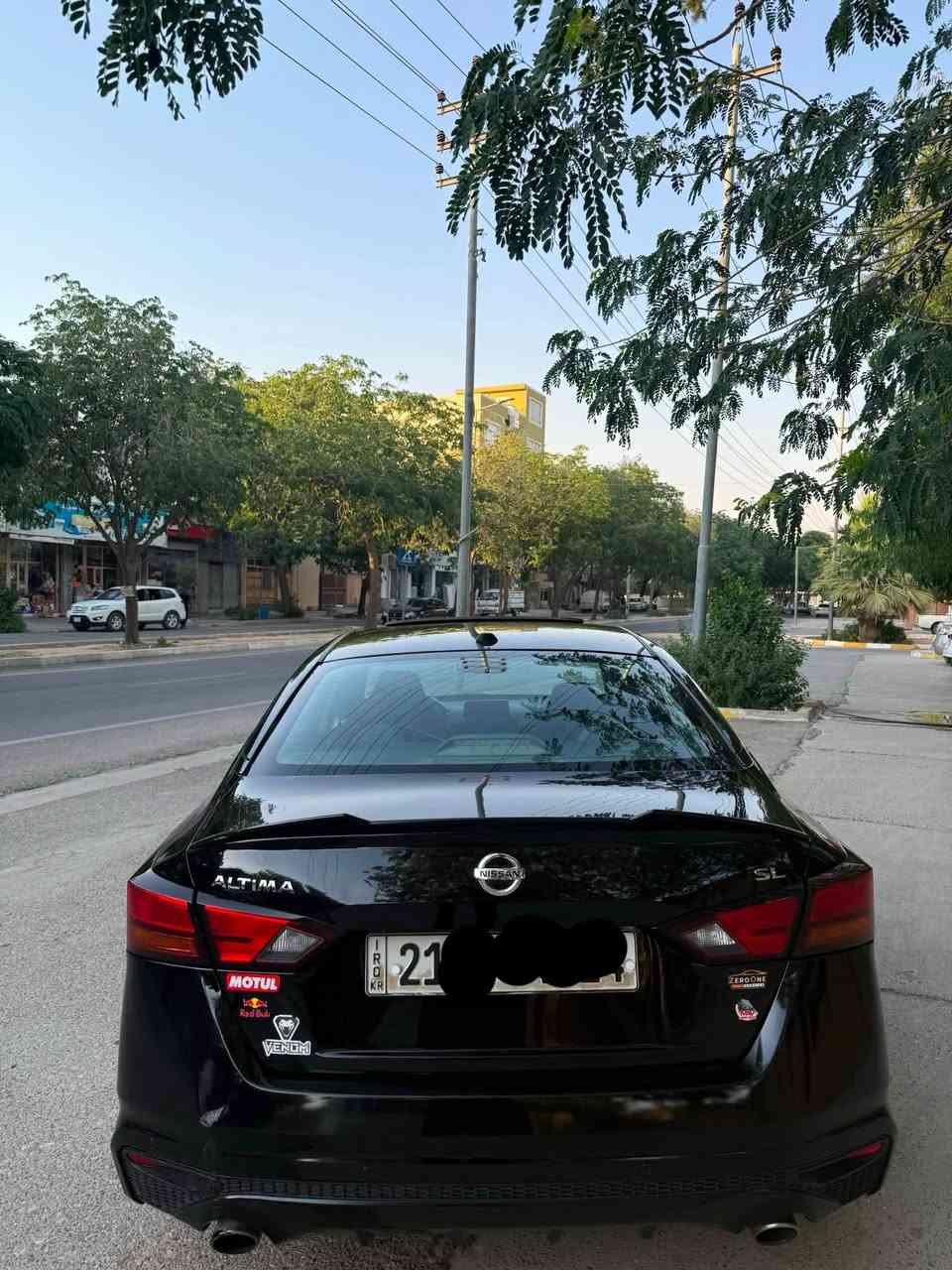 فوول فوول
سلاید 
بەسمە 
شەغال
تەبرید دوو زۆن
ئۆتۆ هۆڵد
لایت ئۆتۆ
برێک بەسمە
٩سەماعەی BOSE
ڕادەر 360
کامێرا 
تەحدید سورعە
شاشە کارپلەی
تەبرید مەرکەزی
تەحەکوماتی کامل سەرسوکان
قەپات قەپاتە
چەمەلغی سەکن کلێری ئەمریکایە
دەرگای دوای سەکن و چەمەڵغ بۆیاغی ئێرەیە
بێ ناوەوە بێ ئێرباگ بەشەرت
گێرو مەکینە نەکراوەتەوە بەشەرت 
بە ناوی خۆمانەوەیە تەحویل کردن و غرامە بەشەرت
کەلار
***********
