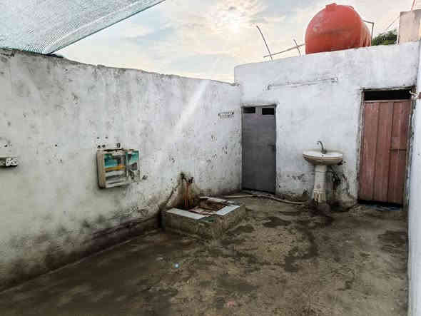 ‏​🏠 تفاصيل عقار للبيع في النجف الأشرف
‏​الموقع: النجف الأشرف، ناحية الحيدرية، حي القاسم.
‏​المساحة الكلية: 375 متر مربع.
‏​رقم القرار البلدي: 320.
‏​الموقع المُميز:
‏​قريب من شارع القبلة.
‏​قريب من شارع كربلاء-النجف.
‏​المحتويات والتقسيم الداخلي:
‏​3 غرف نوم.
‏​صالة.
‏​استقبال.
‏​مطبخ.
‏( صَحيَّات/: 2 (اثنان).
‏​📏 الأبعاد  (متر)
‏الاستقبال 4 ×times 11
‏الصالة 4 ×times 10
‏غرفة نوم 1/ 4 ×times 6
‏غرفة نوم 2/ 4 ×times 6
‏غرفة نوم 3/ 4 ×times 5
‏المطبخ 4 ×times 4
الاستفسار نتصل على رقم ***********
