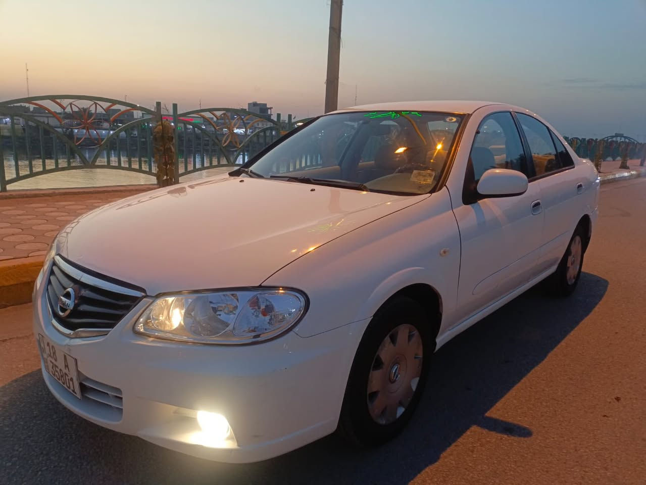 نيسان سني موديل ٢٠١٠ ياباني اصل ...فول اوتوماتيك مكفوله من الصبغ ماعدا شويه صبغ باب السائق فقط...كفاله محرك كير حداديه تخم تاير باتري كهربائيه كولها شغاله ..تبريد ثلج ...رقم بابل أنكليزي جديد سنويه ٢٩مانقصها اي شي .. علما  غير متواجد على الفيس....مكان السياره كربلاء.  رقم الهاتف /*********** اتصال+ واتساب
