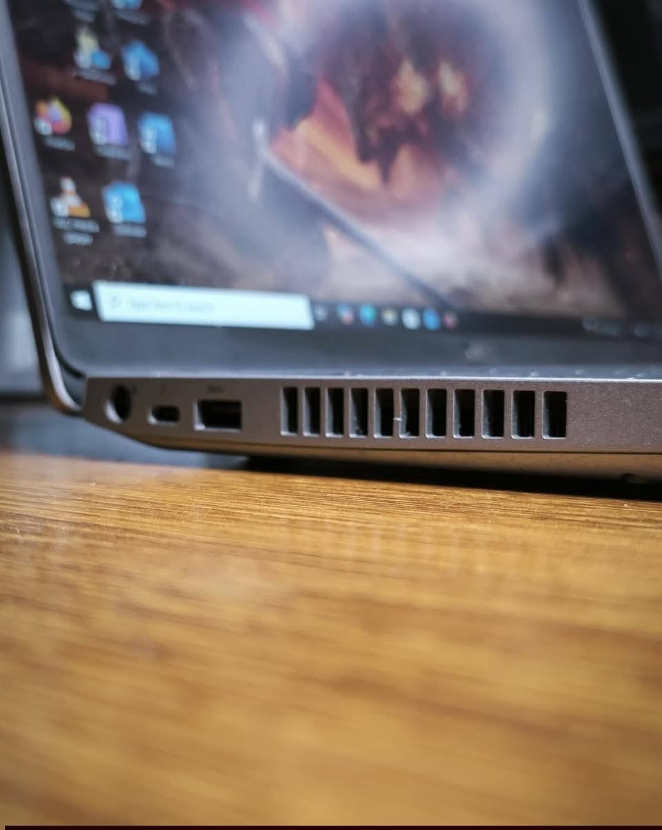 💻 Dell Precision 3551
🔹 المعالج: Intel Core i7 الجيل العاشر فئة H
🔹 الرام: 16GB DDR4
🔹 التخزين: 512GB SSD
🔹 كارت الشاشة: NVIDIA Quadro P620 4GB خارجي
🔹 الكارت المدمج: Intel Graphics 8GB
🔹 الشاشة: 15.6 إنش FHD
🔹 السعر: 620 الف د.ع

✅ مناسب للتصميم الهندسي، المونتاج، برامج الـ 3D، والأعمال الثقيلة مع أداء قوي واستقرار ممتاز.
مع كارت ضمان حقيقي مختوم وفحص الطلب بوجود المندوب


**إذا كنت صاحب هذا الإعلان وتريد حذفه لأي سبب، رجاءا أرسل رسالة إلى الدعم الفني**