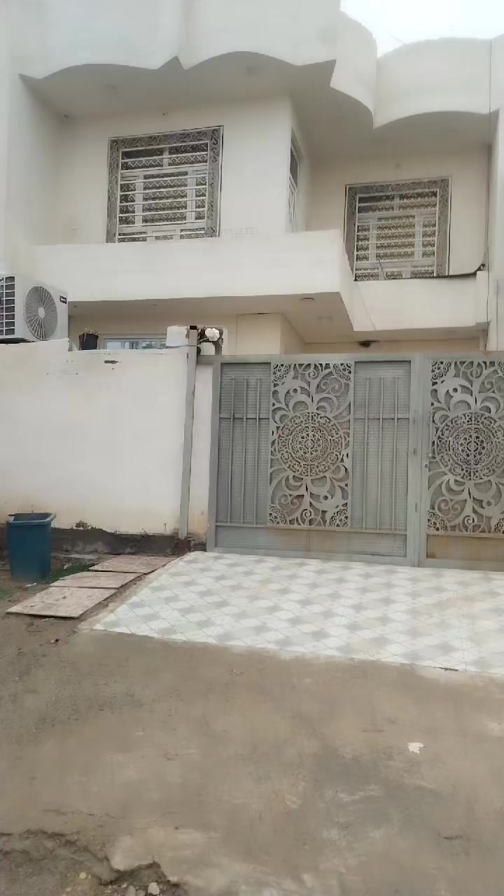 دار المساحة ١٥٠ متر طابو صرف يتكون من ٤ غرف نوم وصالة واستقبال ومطبخ الموقع خشان دور الظباط مقابل المباني العامة بسعر ٧٥ مليون فقط للاستفسار الاتصال على الرقم *********** او مراجعة مكتب الديار
