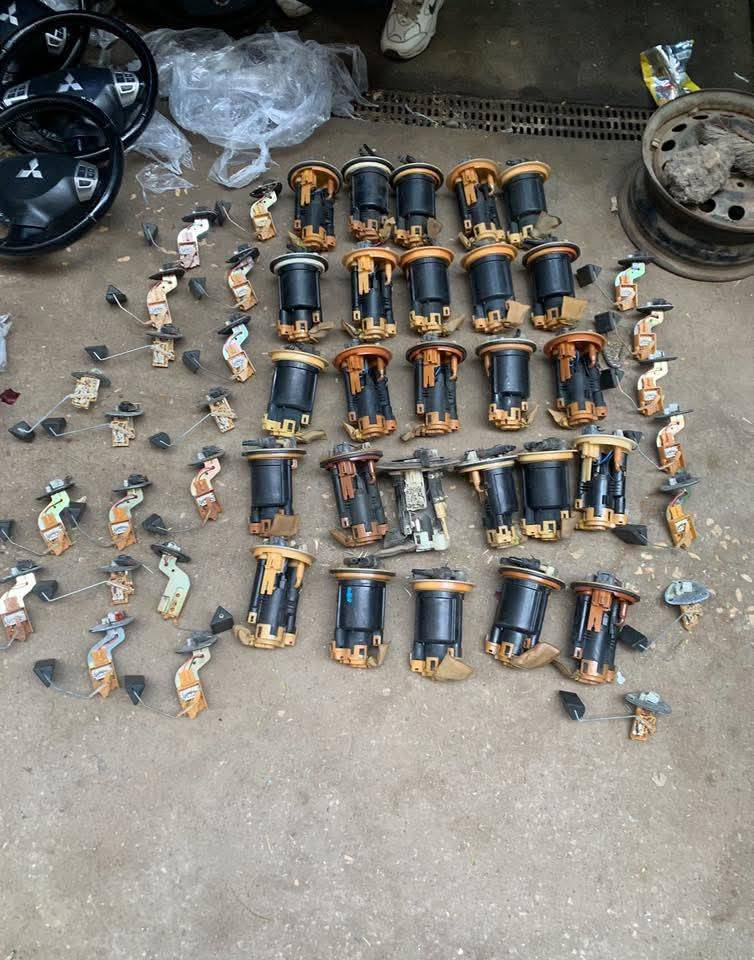 سلام عليكم حبايب ***********
متوفر كافه قطع غيار لانسر  جديد +تفصيخ 
العنوان بعقوبه حي معلمين
