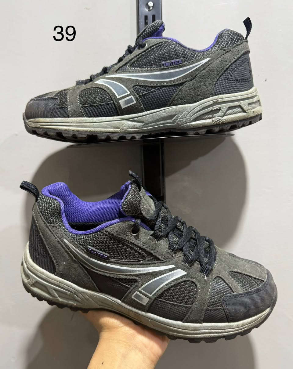 تخفيضات 🔥🔥🔥🔥🔥
سعر القطعه 5 تلاف ما عدا الصوره المكتوب داخله سعر 
بوت بآله اوربي آصلي + حذاء رياضي و صندل اوربي 
القياس موجود داخل آلصوره 
الأستفسار مراسلة البيج ✅ او واتساب ‭0780 546 1406‬☎️
التوصيل الى كل العراق 🚛🚛
