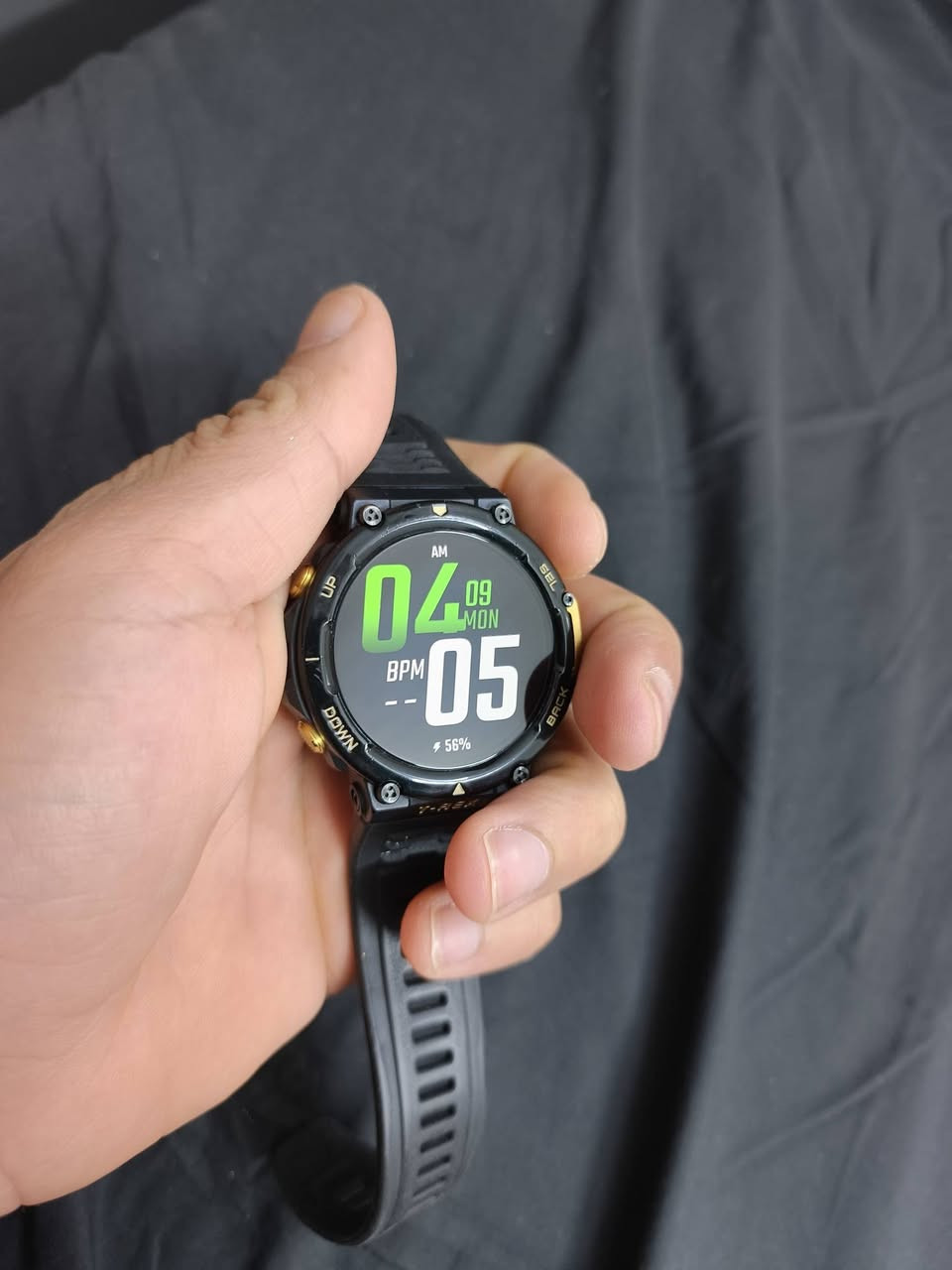 🔥 ساعة رياضية أصلية للبيع 🔥
⌚ Amazfit T-Rex 2
الحالة: نظيفة جداً وقريبة للجديدة
📦 مع العلبة الأصلية
💰 السعر: 130 وبيها مجال بسيط
⭐ مواصفات ومميزات الساعة: • بطارية قوية تدوم لفترة طويلة 
• مقاومة للماء ومناسبة للسباحة والرياضة
• GPS مدمج لتتبع المشي والجري والرحلات
• قياس نبضات القلب ومتابعة الصحة
• تتبع النوم والنشاط اليومي
• أكثر من وضع رياضي
• شاشة قوية وواضحة
• تصميم عسكري متين مناسب للرياضة والرحلات
🚚 التوصيل متوفر
📩 للحجز أو الاستفسار راسلني خاص


**إذا كنت صاحب هذا الإعلان وتريد حذفه لأي سبب، رجاءا أرسل رسالة إلى الدعم الفني**