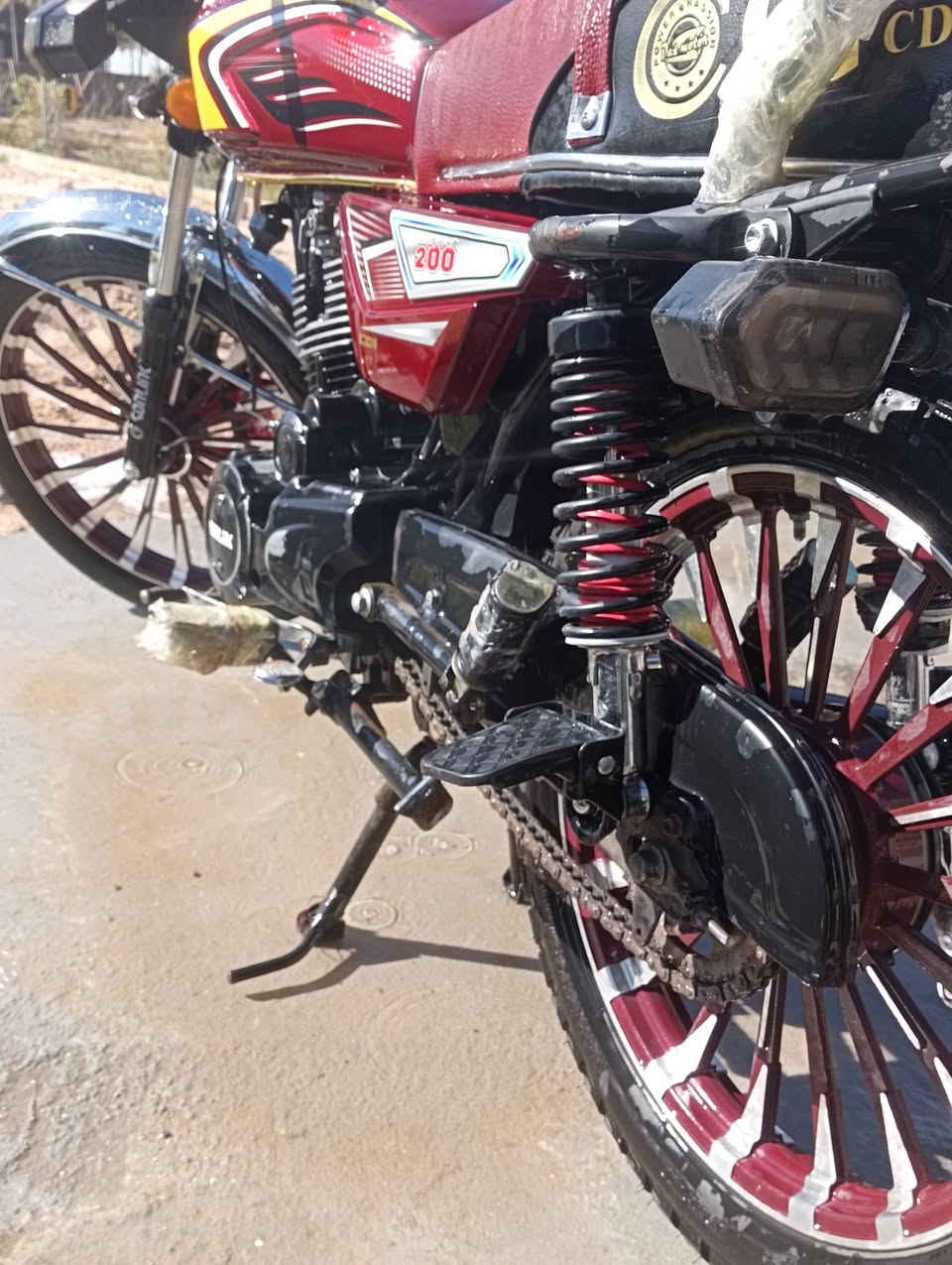 سونللك سيفان للبيع 
السعر 750 وبي مجال قليل 
نقوصاته شاشه مكسوره 
مكان بابل محاويل قرب سيطره الآثار 
كفاله عامه من كلشي مكينه ميتين تخبل 200Cc
رقمي للتواصل ....***********
