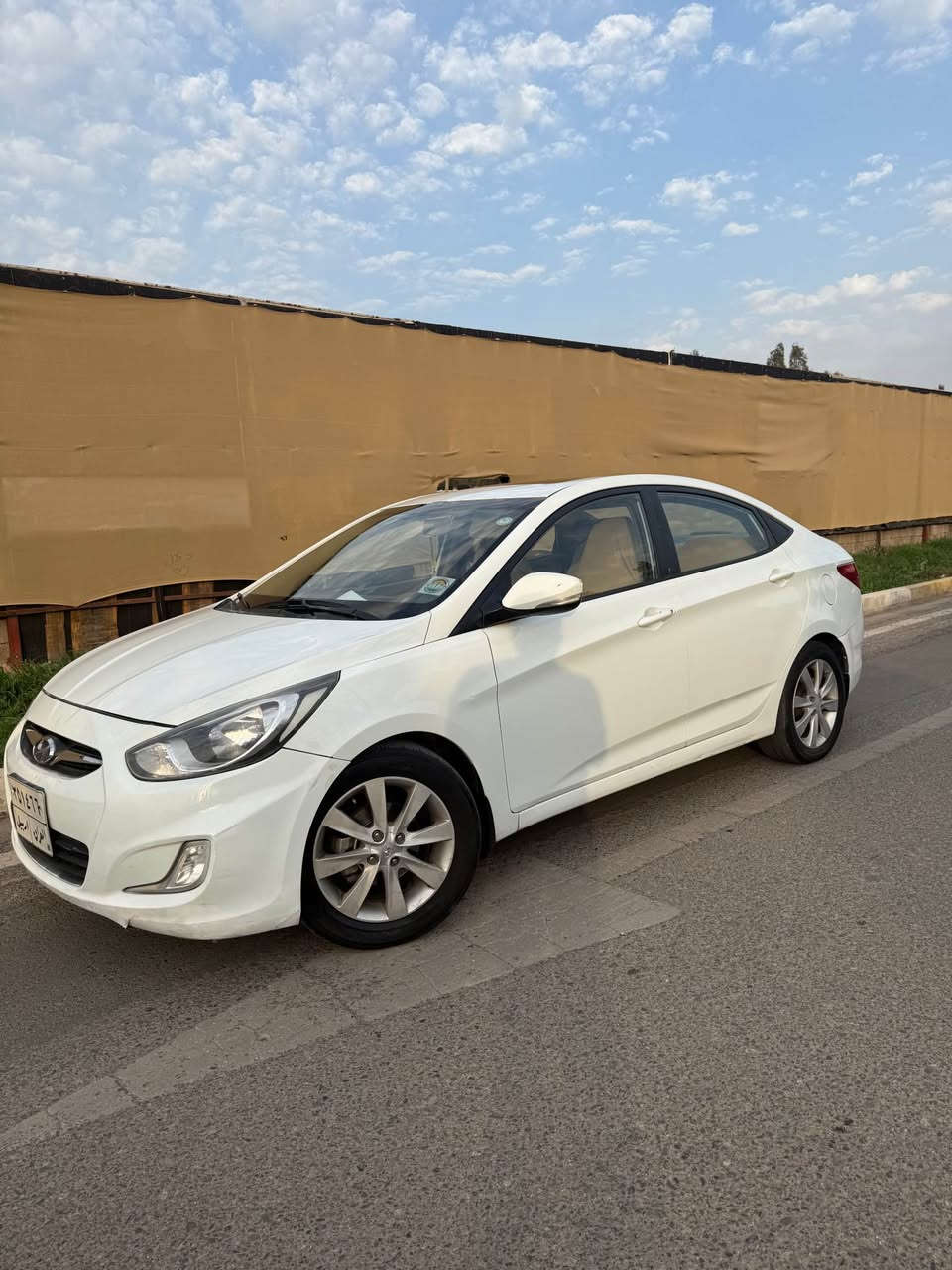 Hyundai accent 2014
سەیارەکە هەتا بلێی باشە مەکینەم گوریە وەکو سبەخ هیچی نییە بەس چامپەکی خەفیفی پشتەوەی هەیە جێ جێش تەحدیلی هەیە سەیارەکە زور باش مایتەوە فولە لە مواسەفات أربيل, العراق


**إذا كنت صاحب هذا الإعلان وتريد حذفه لأي سبب، رجاءا أرسل رسالة إلى الدعم الفني**