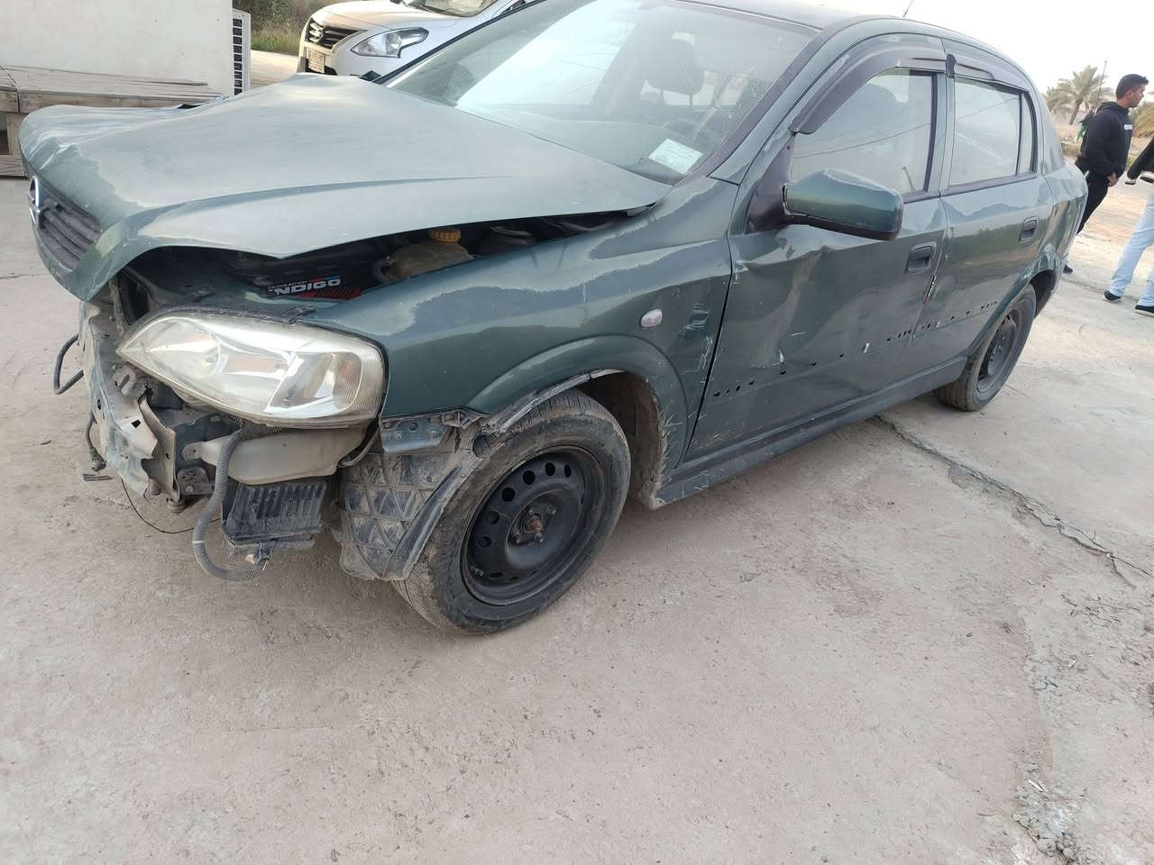 السلام عليكم اوبل للبيع ٢٠٠١ تعرضت لحادث ابيعه على وضعه ***********
