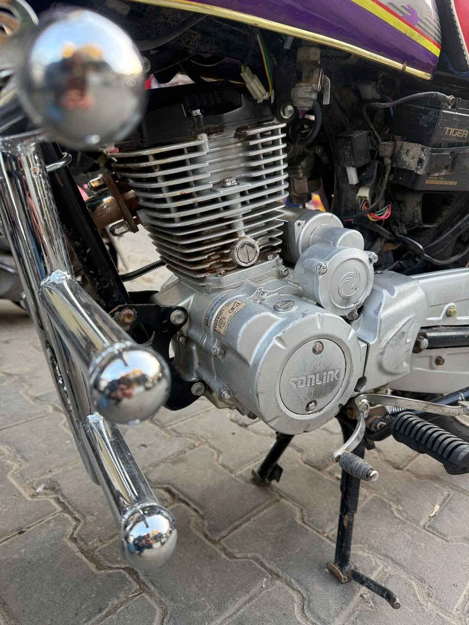 دراجة ايراني موديل 2024مكينة 150cc
لون مميز 💜
نقصها صفاحية ومجمع مال سلف 
تاير امامي جوبلس جديد كلج جديد 
دراجة نظيفة السعر 650وبيها مجال
مكاني ألاعظمية 
***********
