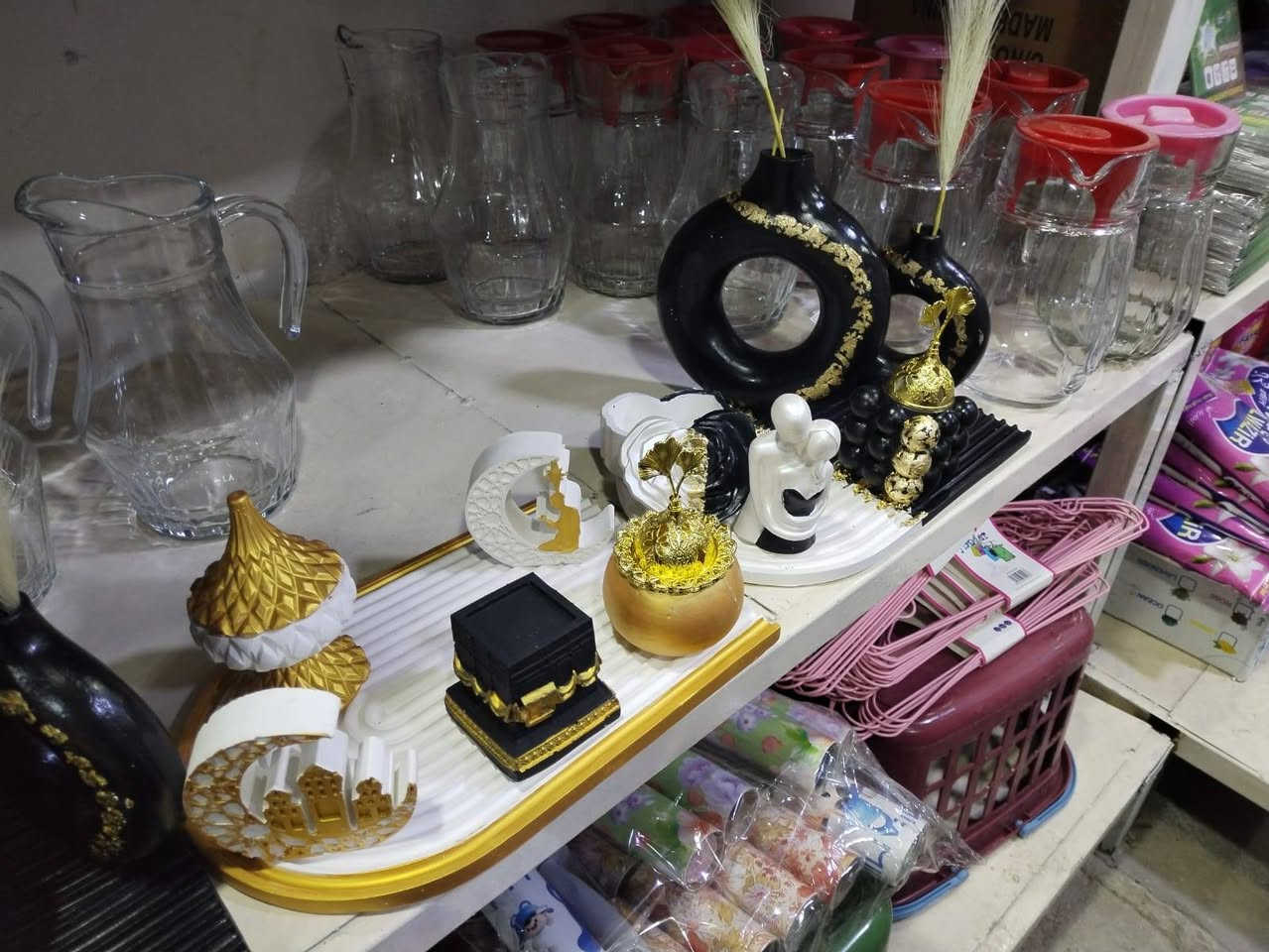 مجمع رواد للتجهيزات المنزلية _كوزمتك _منضفات _هداية _جميع انواع الورد
العنوان سوق ال4000 قرب اسواق حازم العبودي مقابيل علوة الذهيباوي للتواصل خاص او واتساب
*********** واتس 
*********** واتس
