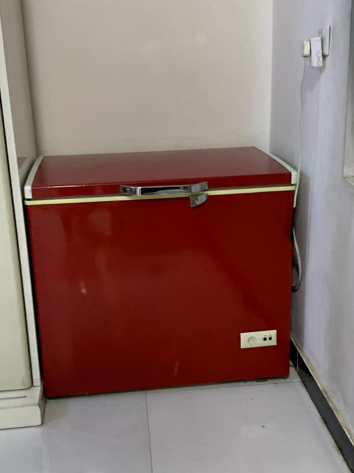 مجمده حجمها كبير مستعمله نظيفه جداً للبيع مكاني بغداد هذا رقمي  *********** للاستفسار عن السعر واتساب
