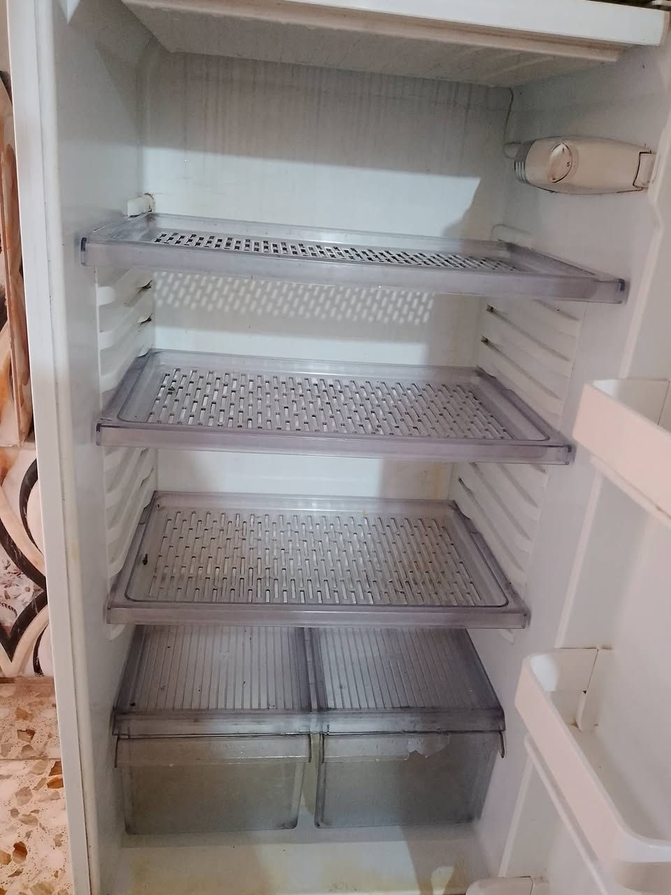 اسعار مناااااسبه ثلاجه طوله متر وخمسه وستين كريازي لاصلي تجميد فول وضع الشركه السعر 135 وبيه مجال و براد تبريد ثلج السعر 40 وبيه مجال وطباخ 4 عيون بس عين واحده متشتغل والباقي كله شغال فرن كله شغاله السعر 30 وبيه مجال العنوان محاويل ***********
