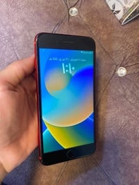آيفون ٨ بلاس • ذاكره ٦٤ • بطاريه ٧٢