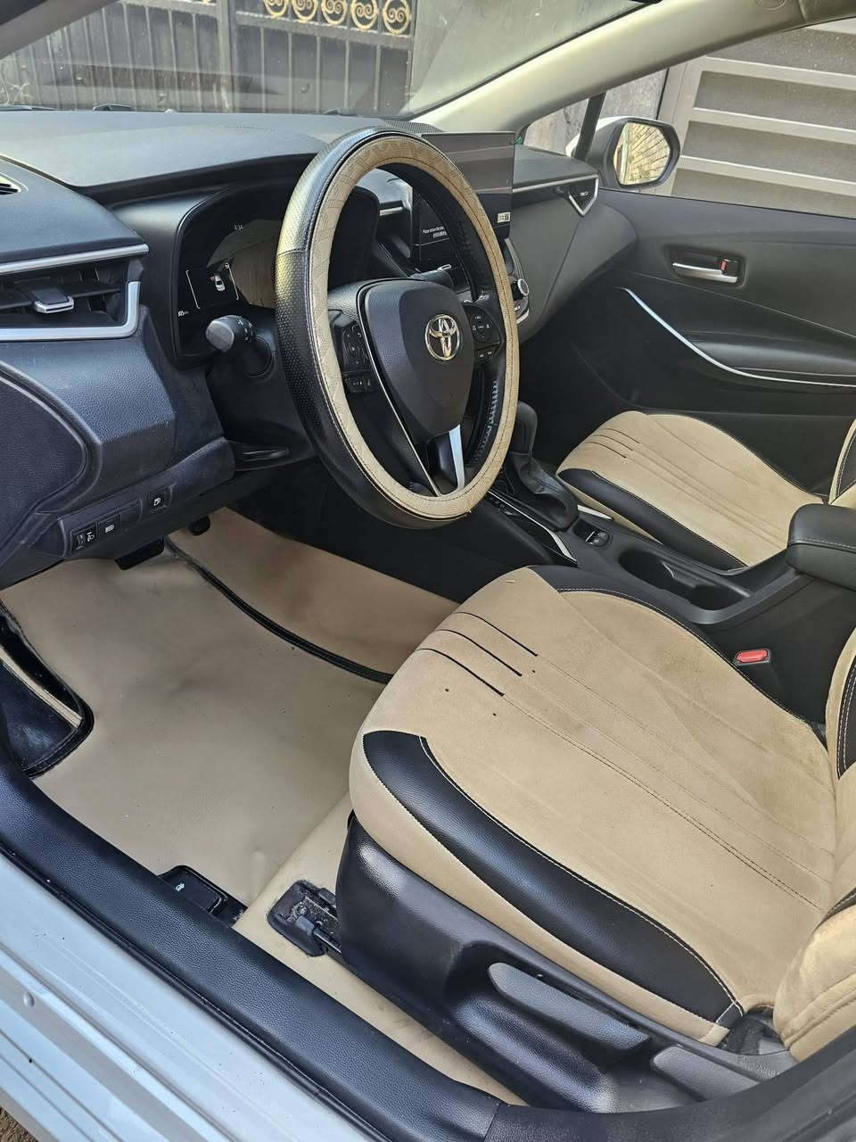 السلام عليكم
كورلا موديل ٢٠٢٤ بأسمي مكفولة  نظيفة داخل وخارج مغلفة ارضية وكشنات ماشية ٢٢ 
مكانهة الدورة شارع ٦٠
للاتصال ***********
