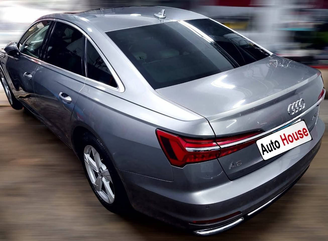 🚘 للبيع | Audi A6 S line موديل 2020 | أعلى فئة

✅ موديل 2020
✅ الفئة S line – أعلى تجهيز
✅ عداد 129,000 كم
✅ صيانات توكيل بالكامل
✅ كاوتش جديد
✅ حالة ممتازة وجاهزة للفحص

أبرز الكماليات: ⭐ محرك 2.0 TFSI تيربو مع فتيس S tronic ⭐ عدادات Audi Virtual Cockpit ⭐ شاشتان MMI Touch ⭐ نظام Audi Drive Select ⭐ فرش جلد فاخر ⭐ كراسي كهرباء بذاكرة ⭐ تكييف أوتوماتيك 4 مناطق ⭐ إضاءة داخلية Ambient Light متعددة الألوان ⭐ فتحة سقف ⭐ كاميرا خلفية + حساسات أمامية وخلفية ⭐ مثبت سرعة ⭐ دخول وتشغيل بدون مفتاح ⭐ LED Matrix Headlights ⭐ جنوط رياضية S line ⭐ مرايات كهربائية ضم وتسخين ⭐ Apple CarPlay & Android Auto

السيارة بحالة ممتازة جدًا، صيانة منتظمة، ولا تحتاج أي مصروف.

📍 المعاينة: الإسكندرية
للاستعلام 01210996798 الاسكندرية, مصر


**إذا كنت صاحب هذا الإعلان وتريد حذفه لأي سبب، رجاءا أرسل رسالة إلى الدعم الفني**