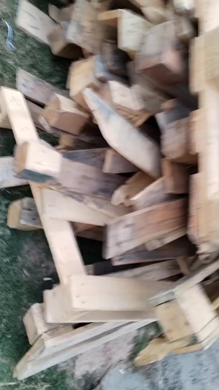 لوح خشب نجاري الثقيل قياس 100 ابو 18 ابو 16
كميه جيدة سعر القطعه 350 دينار ***********
