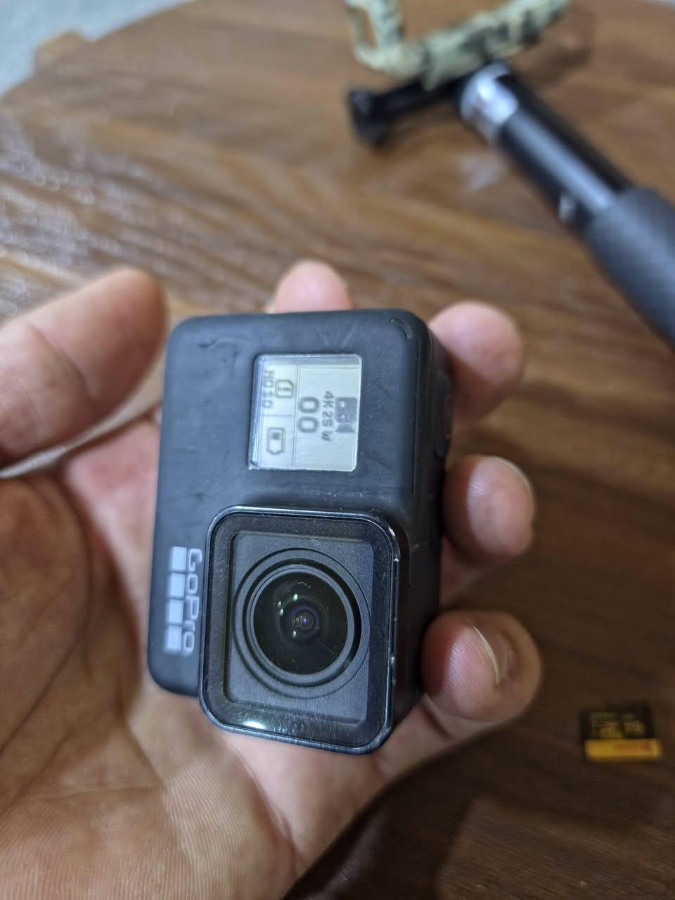 السلام عليكم
للبيع
كو برو 7 بلاك 

معى رام ٦٤ GB يدعم 4k 

موصفاتها 

تصوير 4K 60 

و 2.7k وبعد تصور فول HD 240 فريم

تريد معه لحقيبه لملحقات لو بدون حقيبه 

رقم الهاتف .***********
