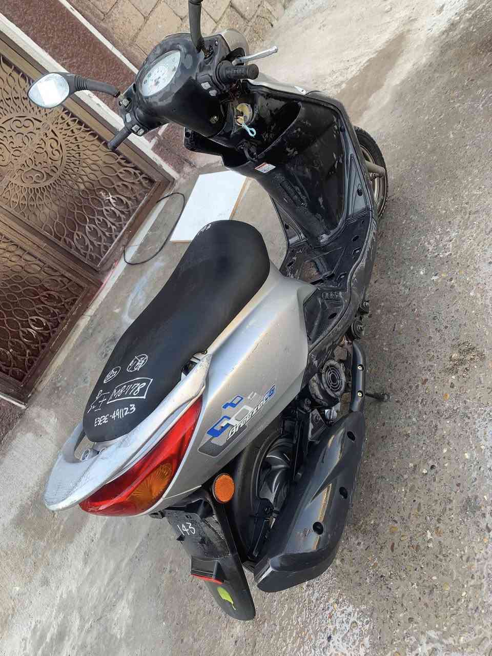 رمبه رمبه رمبه
بريز بغبغاء دراجه مكفوله كفاله عامة 
برغي مابيهةنقص 
السعر مليون و٣٠٠ وبيهة مجال 
عنواني بغداد الشعب قرب سيطره الشعب 
***********
