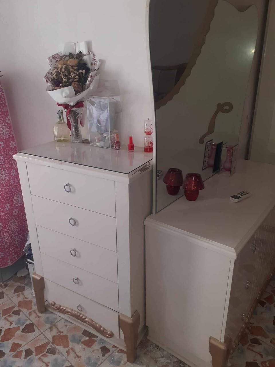 غرفه نوم للبيع السعر ٤٢٥ وبيها مجال بسيط مكان مواصلات الشرطه تواصل خاص جدآ نضيفه ٨ قطع


**إذا كنت صاحب هذا الإعلان وتريد حذفه لأي سبب، رجاءا أرسل رسالة إلى الدعم الفني**