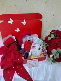 ‏أشعر وأنتَ بِجانبي أن الطمأنينة تَسكنني ، وهذا أبلغ من كونه حُب ❤️  أ...